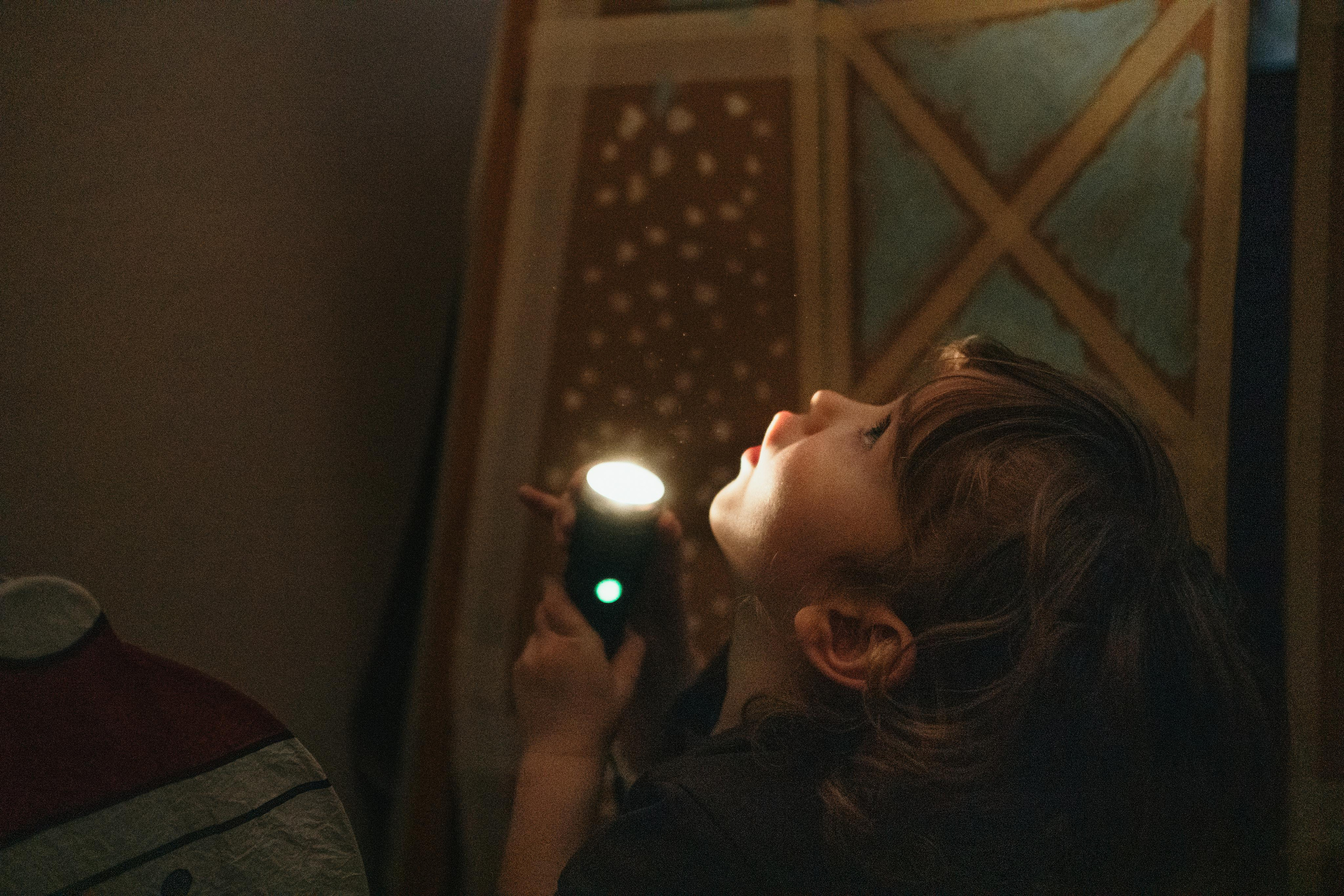 Фотосессия дома с фонариком. Семейный и детский фотограф в Санкт-Петербурге Наталья Григорьева