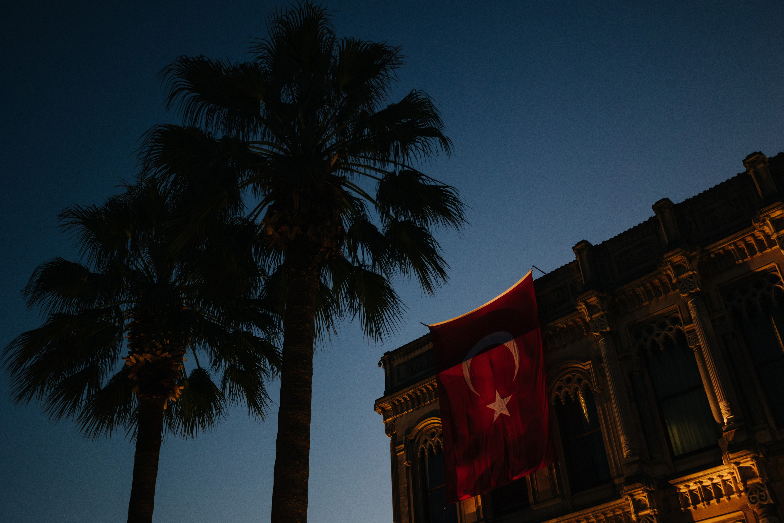 Malika and Azemkhan. Photographer Nikita Starodubtsev Serbia, Montenegro, Georgia, Turkey