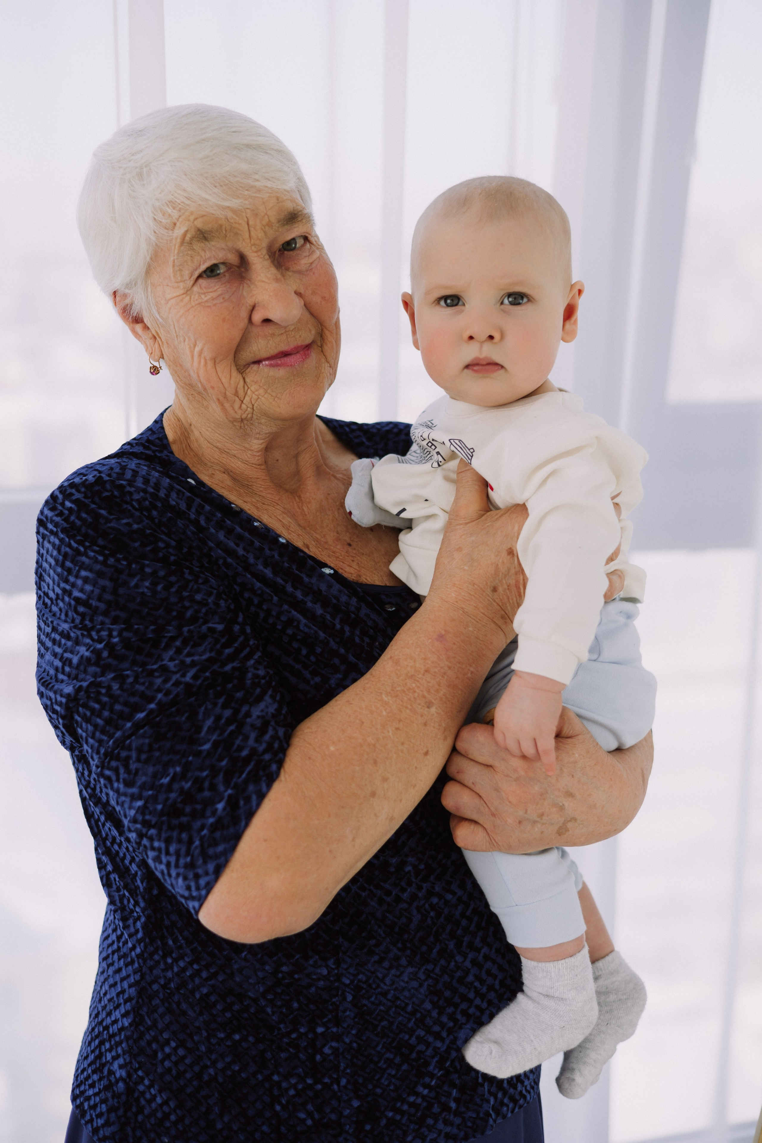 Студийная. Большая семья. Фотограф Уфа Башкирия Мухаметянова Алина. Свадебный семейный портретный