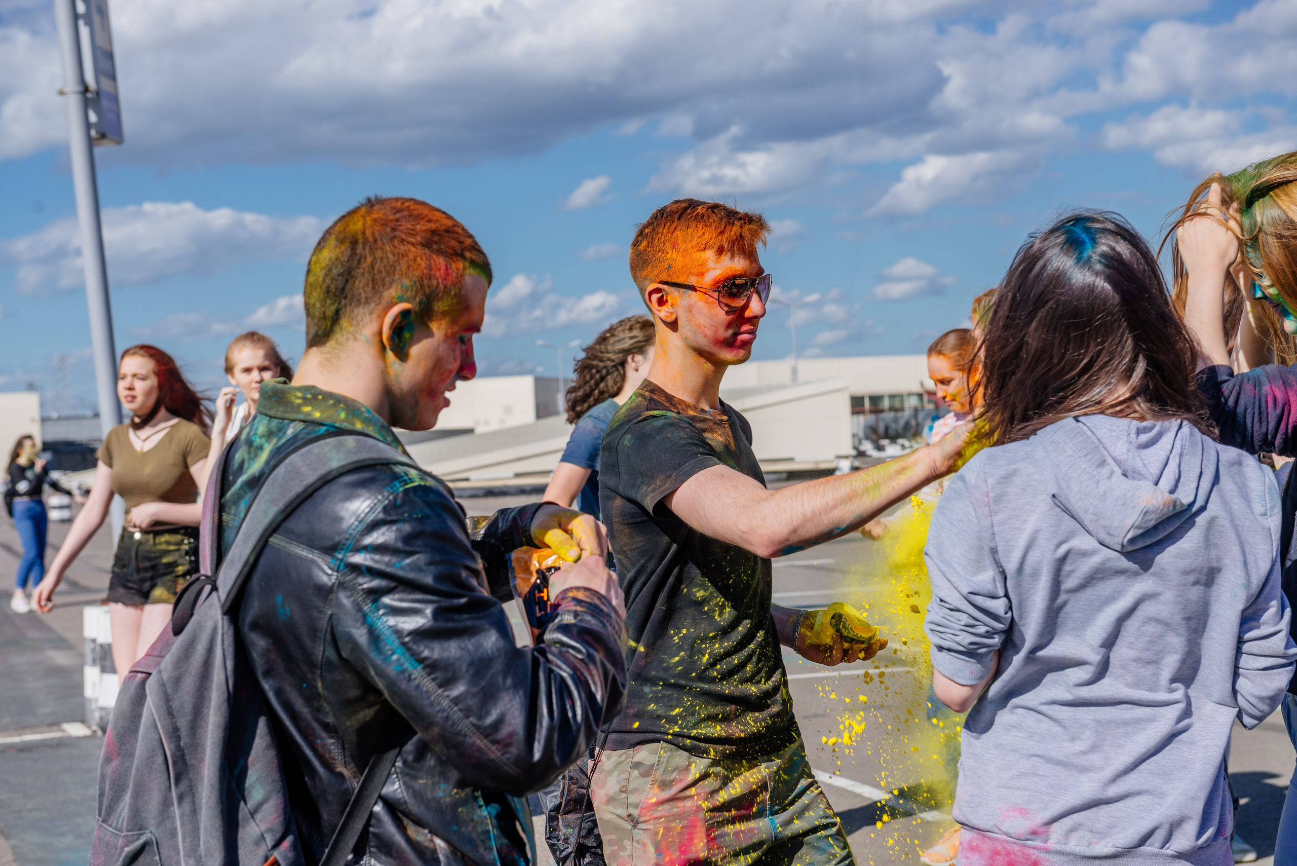 Фестиваль красок Holi. Москва, МО. Фотограф LANA STIL. Семейный, репортажный фотограф, студия. Женский, мужской портрет. Фотографирую территориально в г. Королев, Москва, МО