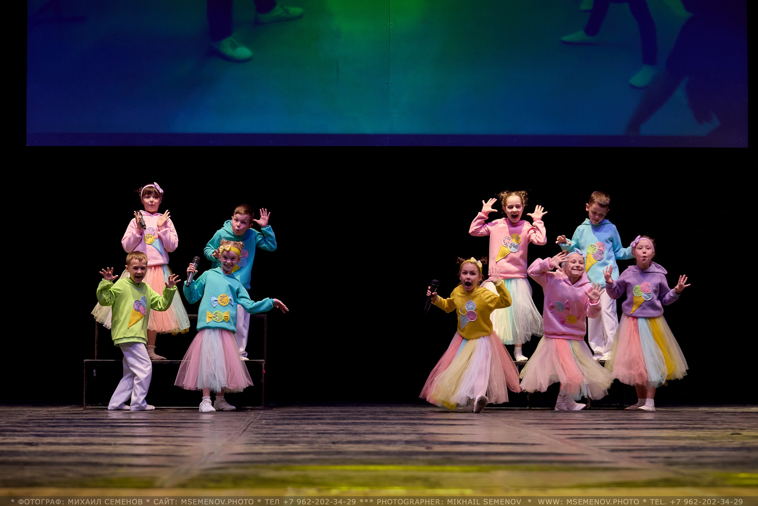 Концерт «Веселая семейка». Photographer for business Mikhail Semenov. Aqua photo studio, photo school