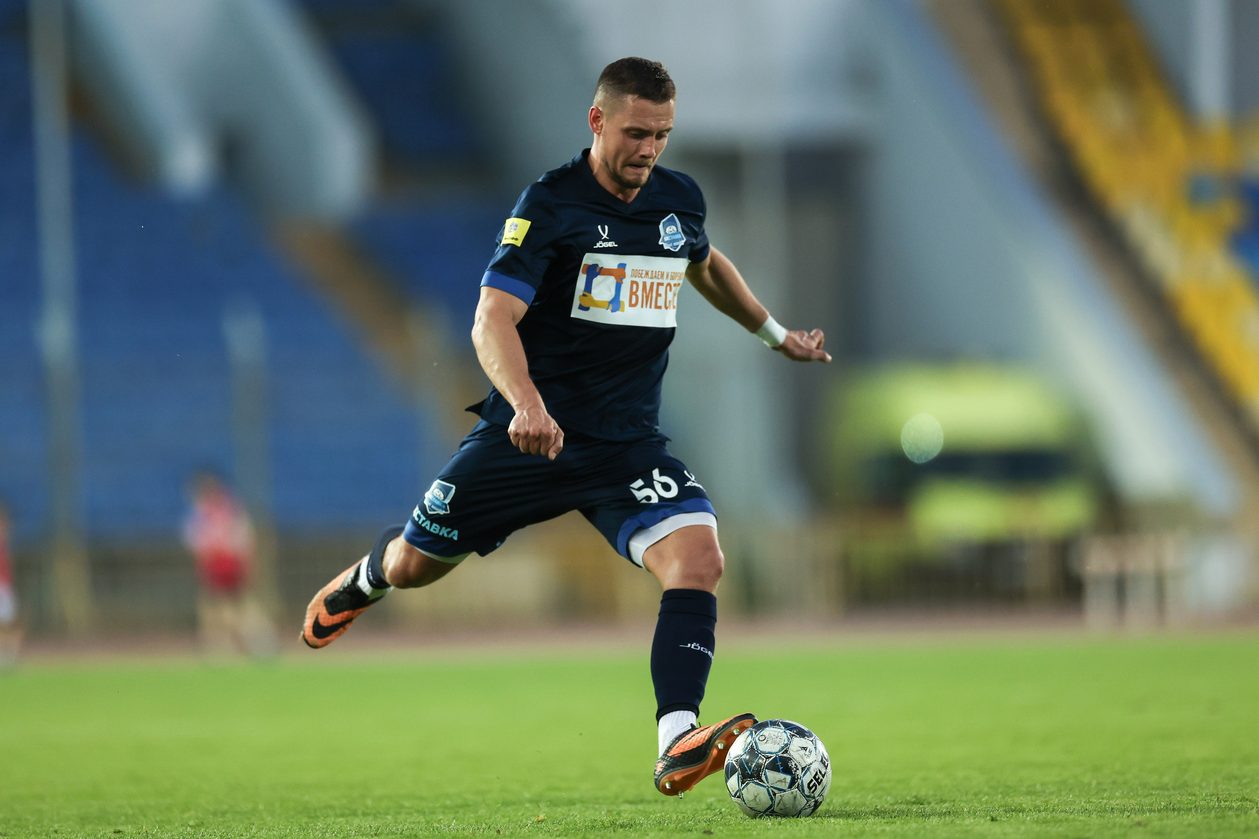 Благотворительный футбольный матч Друзья Бурмистрова vs ФК Fight Nights. Спортивный репортажный фотограф Казань Нафис Сиразетдинов