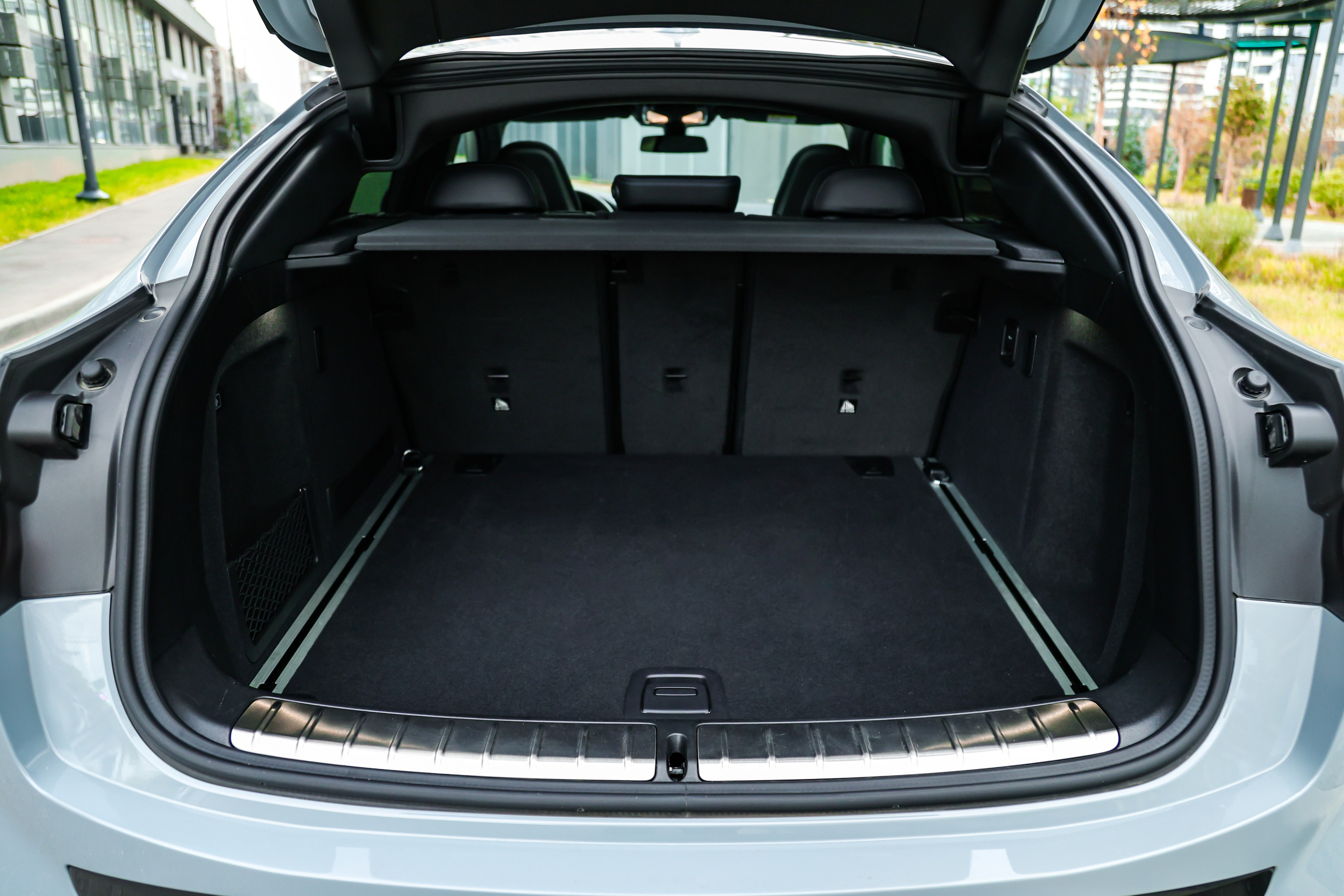 2021 BMW X4. Mixturecaptures