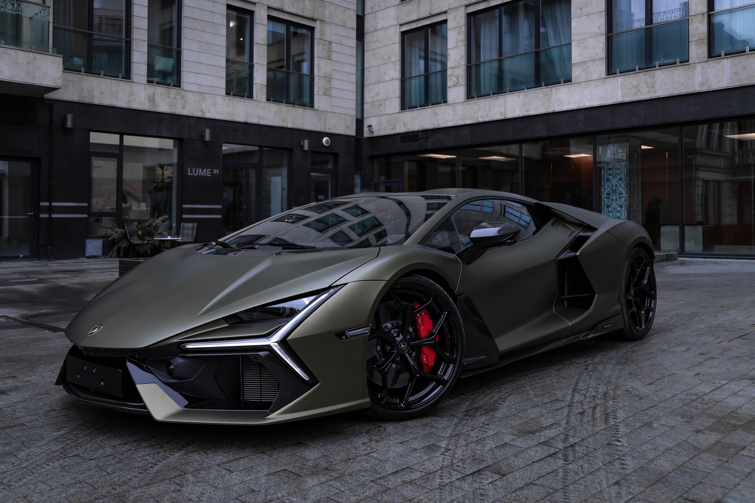 2024 Lamborghini Revuelto 6.5 AMT. Mixturecaptures