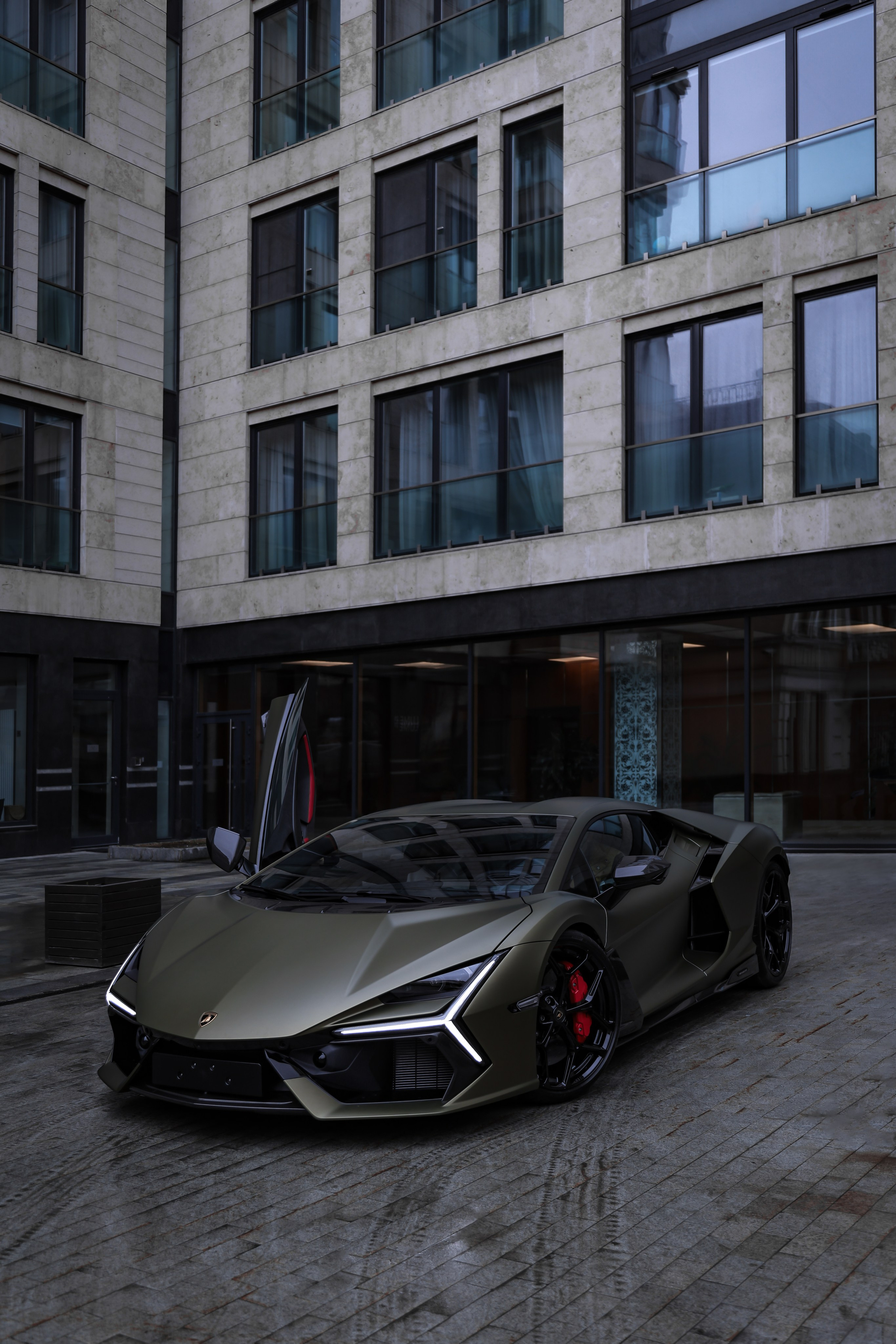 2024 Lamborghini Revuelto 6.5 AMT. Mixturecaptures