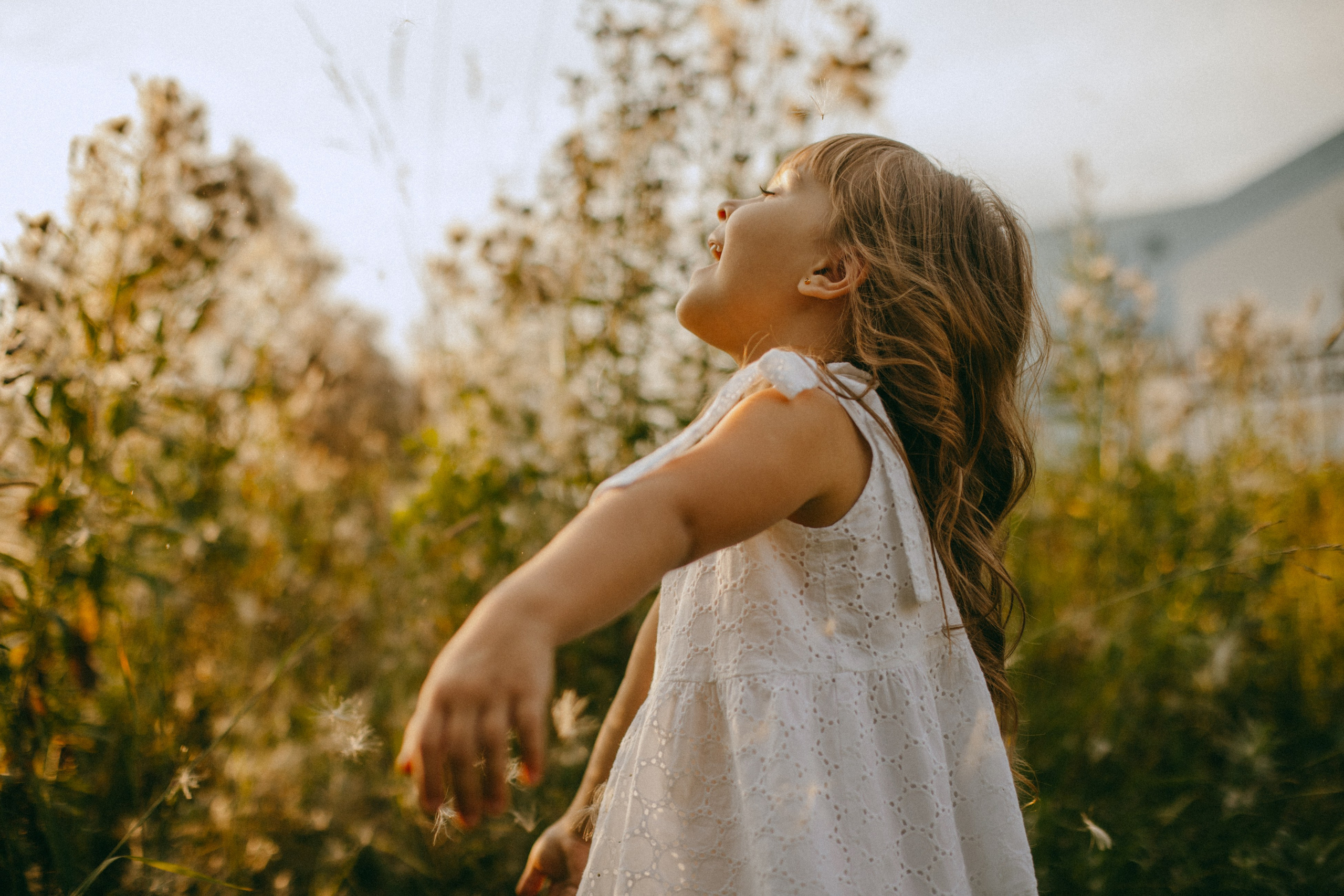 Эмма и Влада на летней прогулке с мамой. Фотограф Наталья Кургина Слюдянка Иркутск