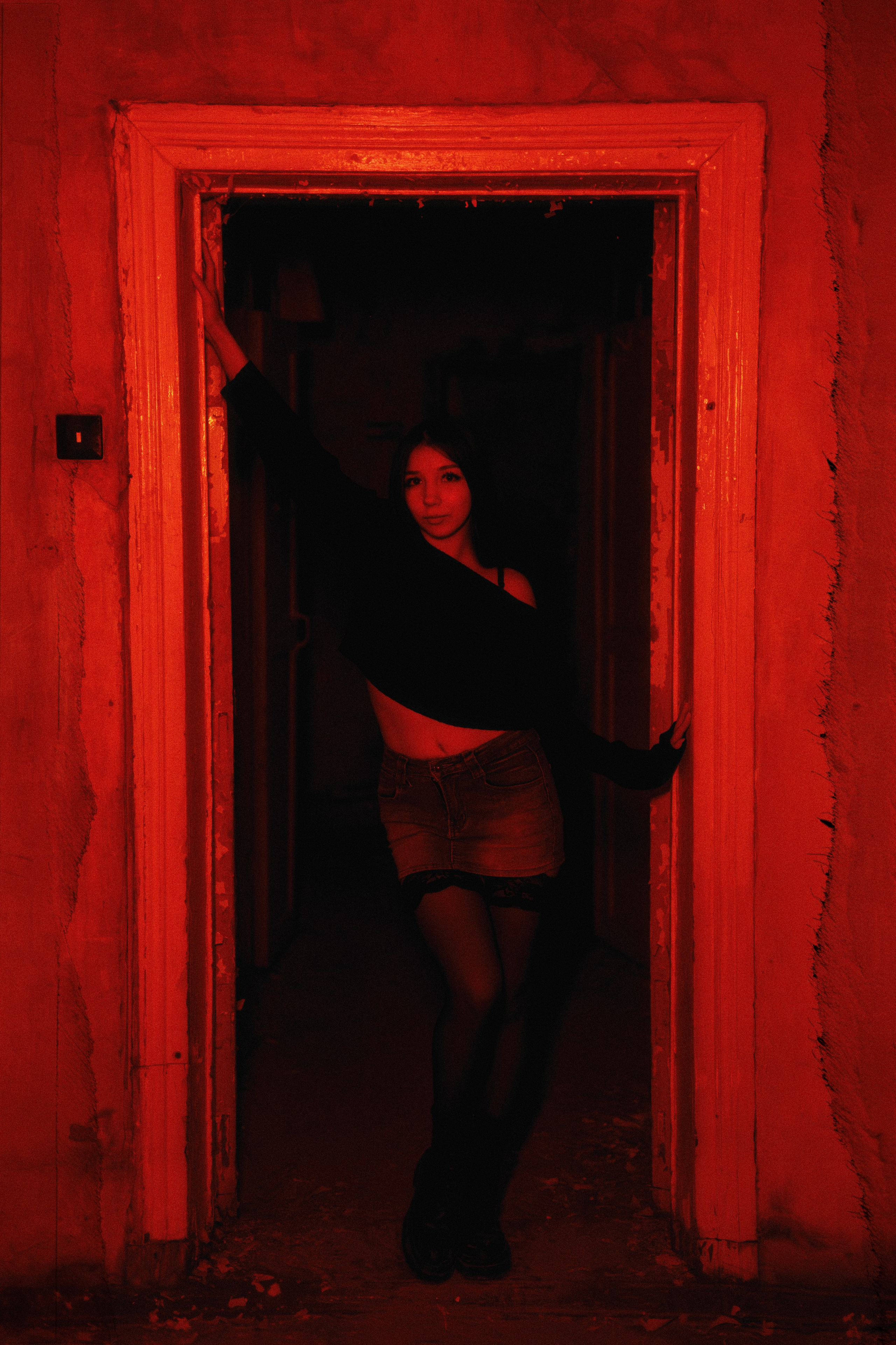 Эльвина в ярости на заброшке. Арсений Марасинский — фотограф в Казани