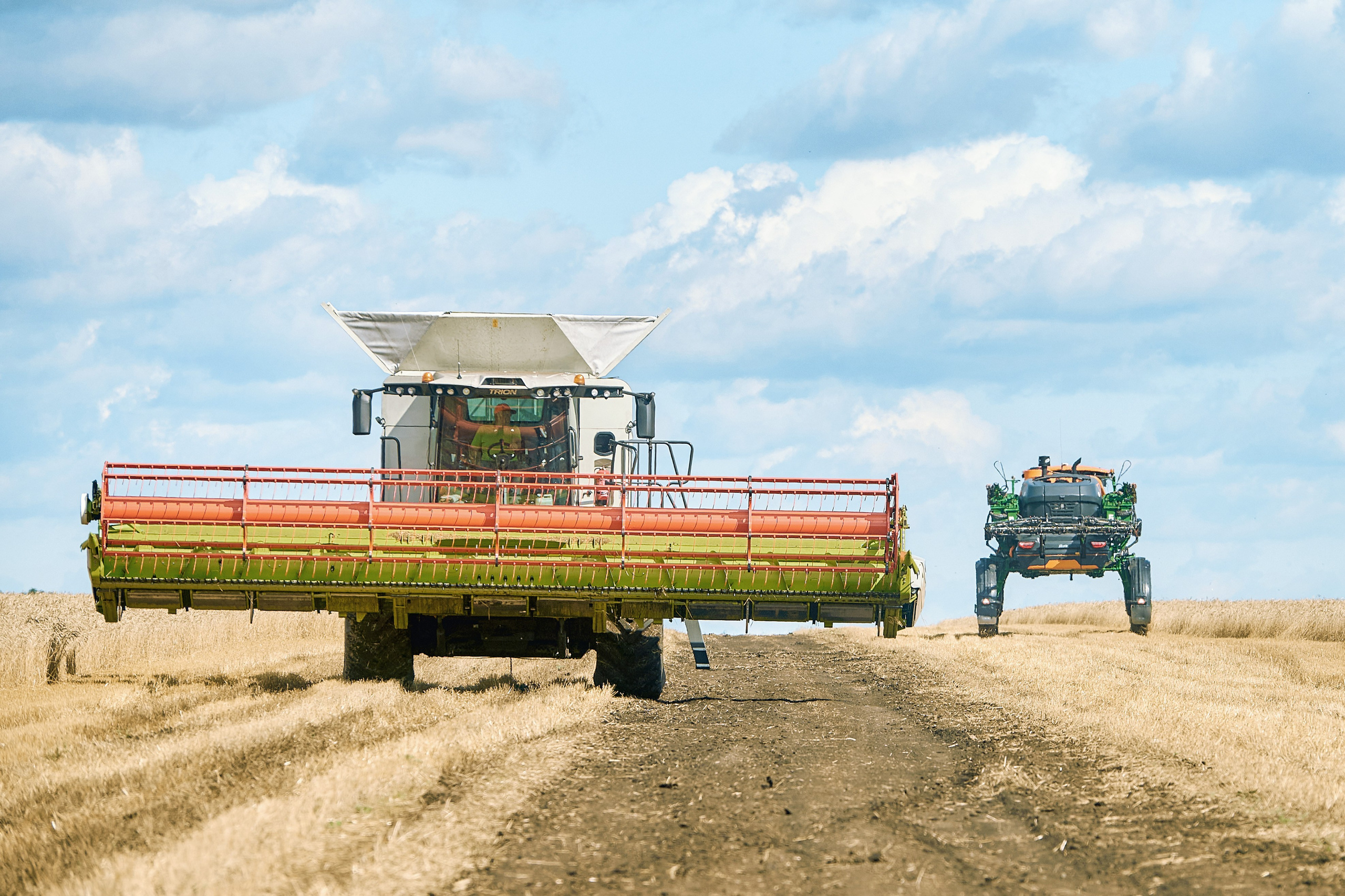 Портфолио репортажной фотосъёмки: сельхозтехника "Галактика". Фотограф Яковлев Роман — Красноярск