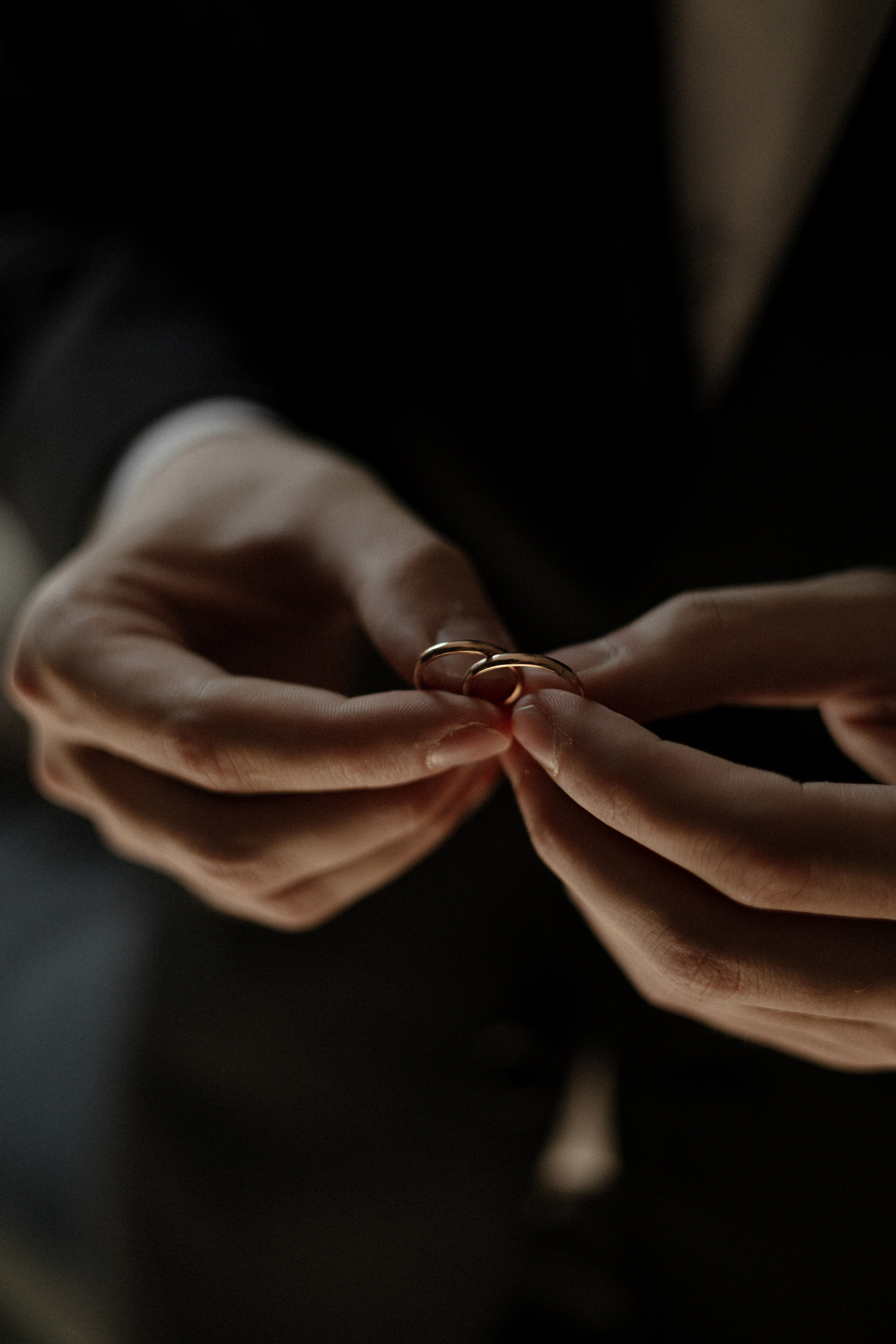 Арина и Дима. Сборы, роспись и прогулка. Свадебный и портретный фотограф в Москве Анастасия Масюк