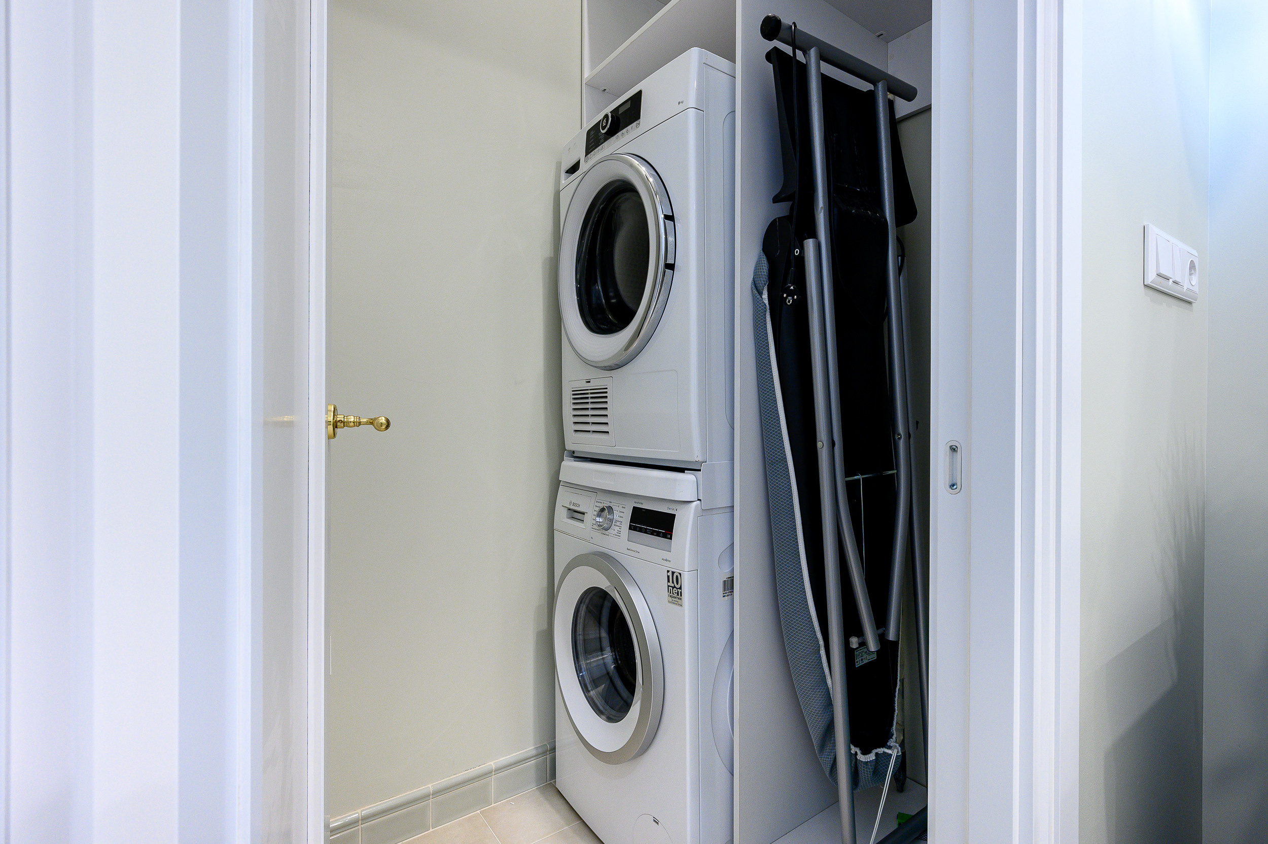 Квартира на продажу на Васильевском острове. Интерьерный фотограф. Фото- видеосъемка недвижимости Санкт-Петербург