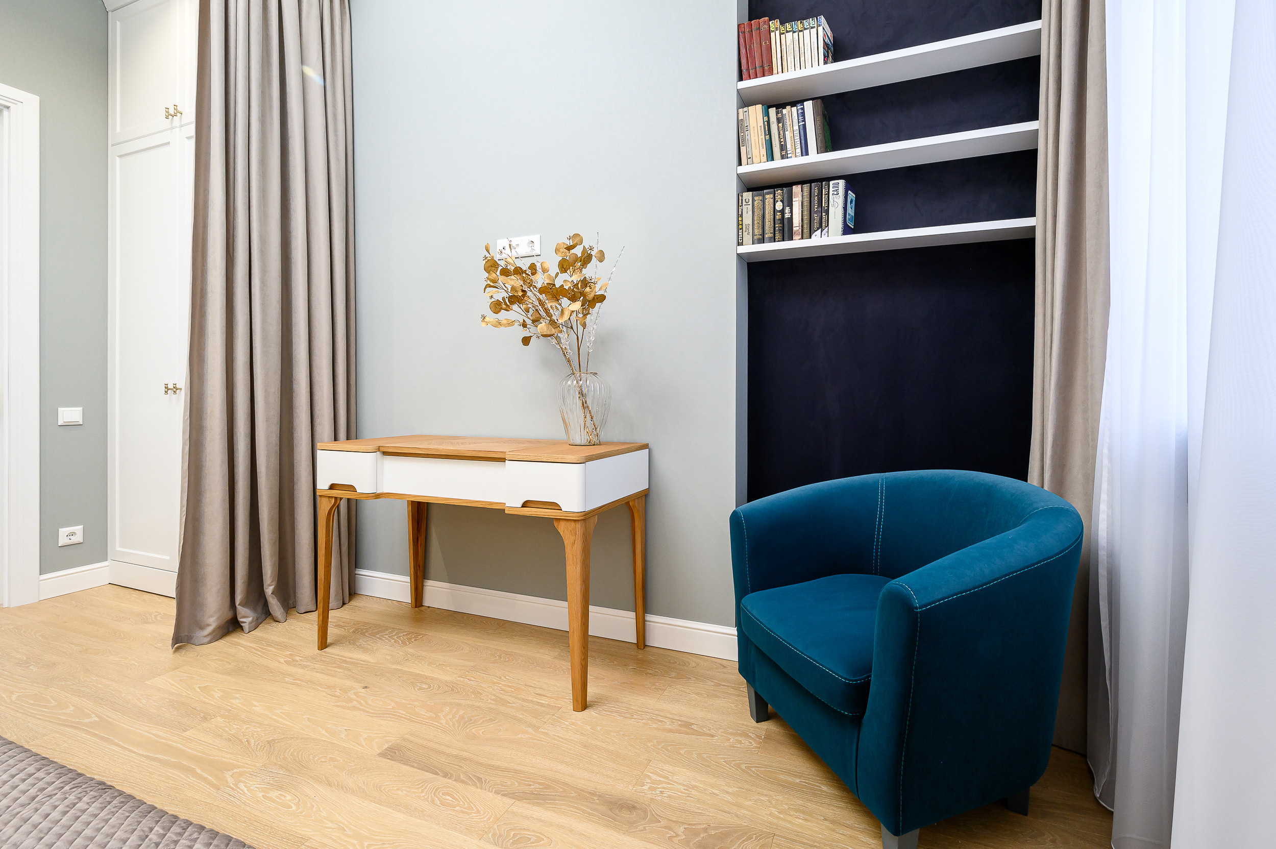 Квартира на продажу на Васильевском острове. Интерьерный фотограф. Фото- видеосъемка недвижимости Санкт-Петербург