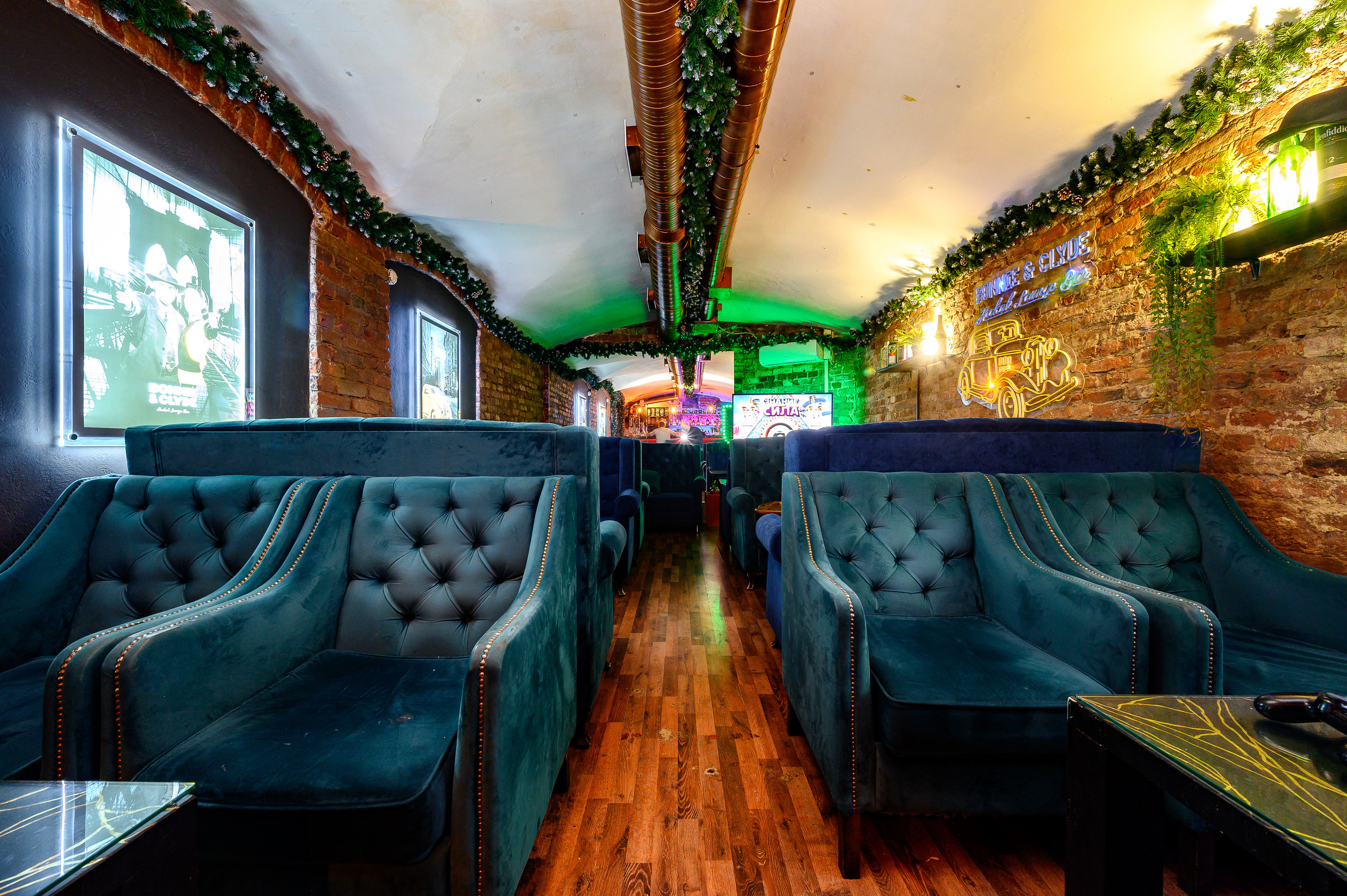 Лаунж-бар Bonnie and Clyde. Интерьерный фотограф. Фото- видеосъемка недвижимости Санкт-Петербург