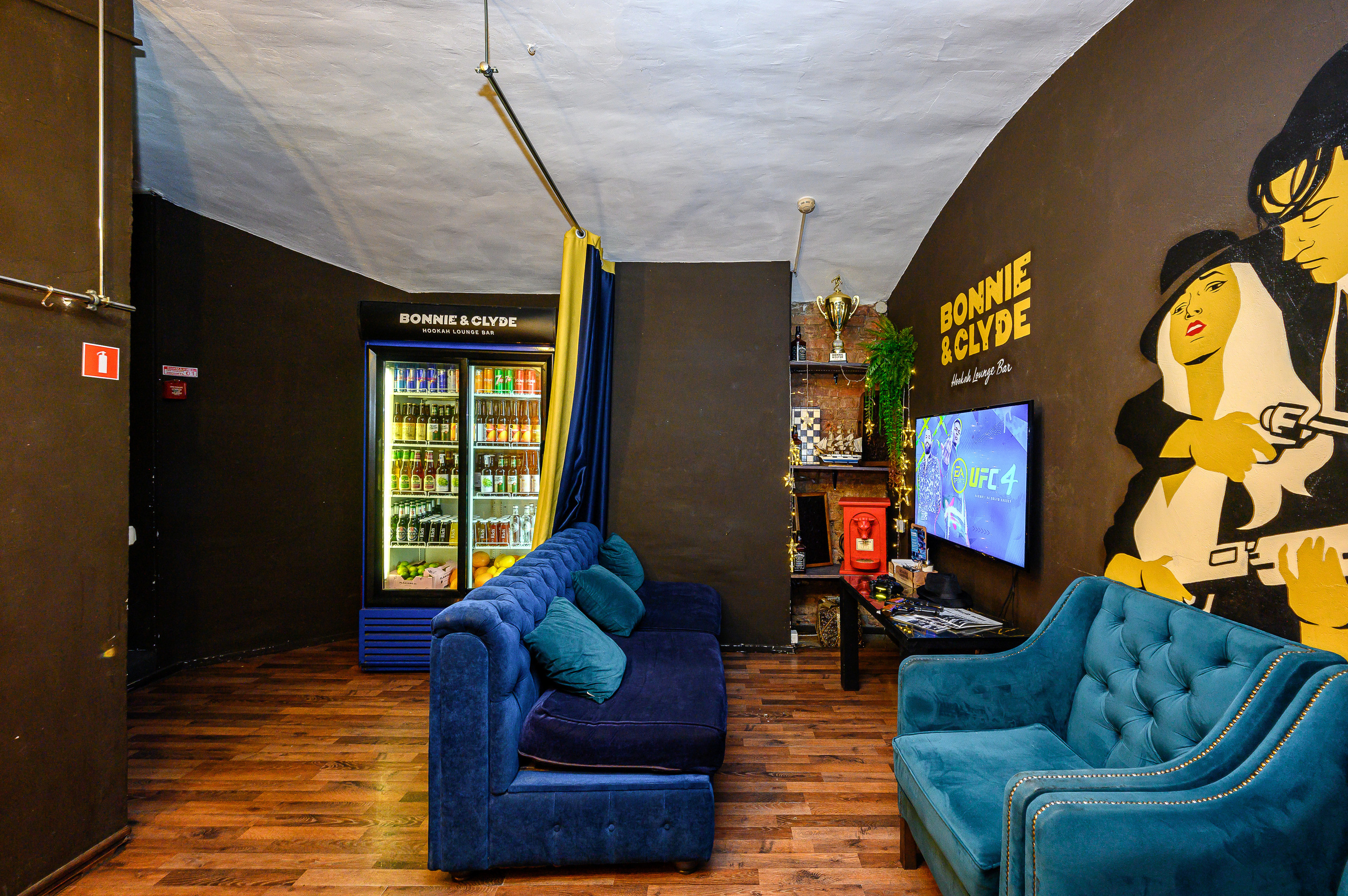Лаунж-бар Bonnie and Clyde. Интерьерный фотограф. Фото- видеосъемка недвижимости Санкт-Петербург