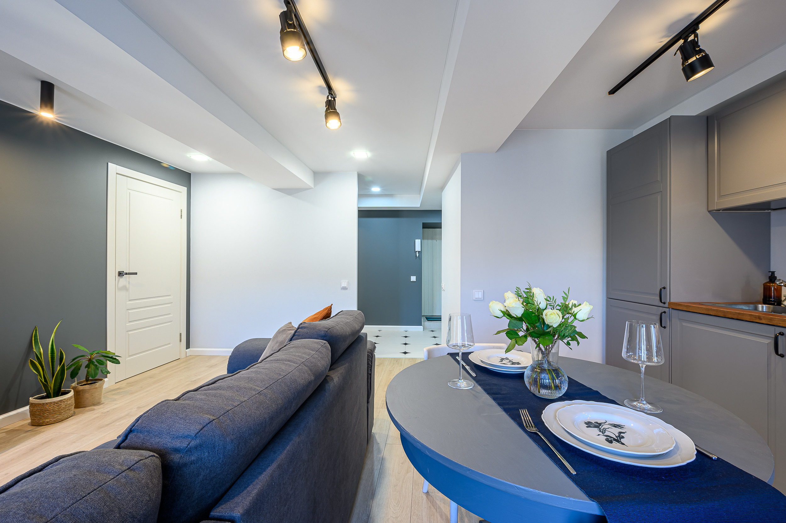 Квартира на продажу. Интерьерный фотограф. Фото- видеосъемка недвижимости Санкт-Петербург