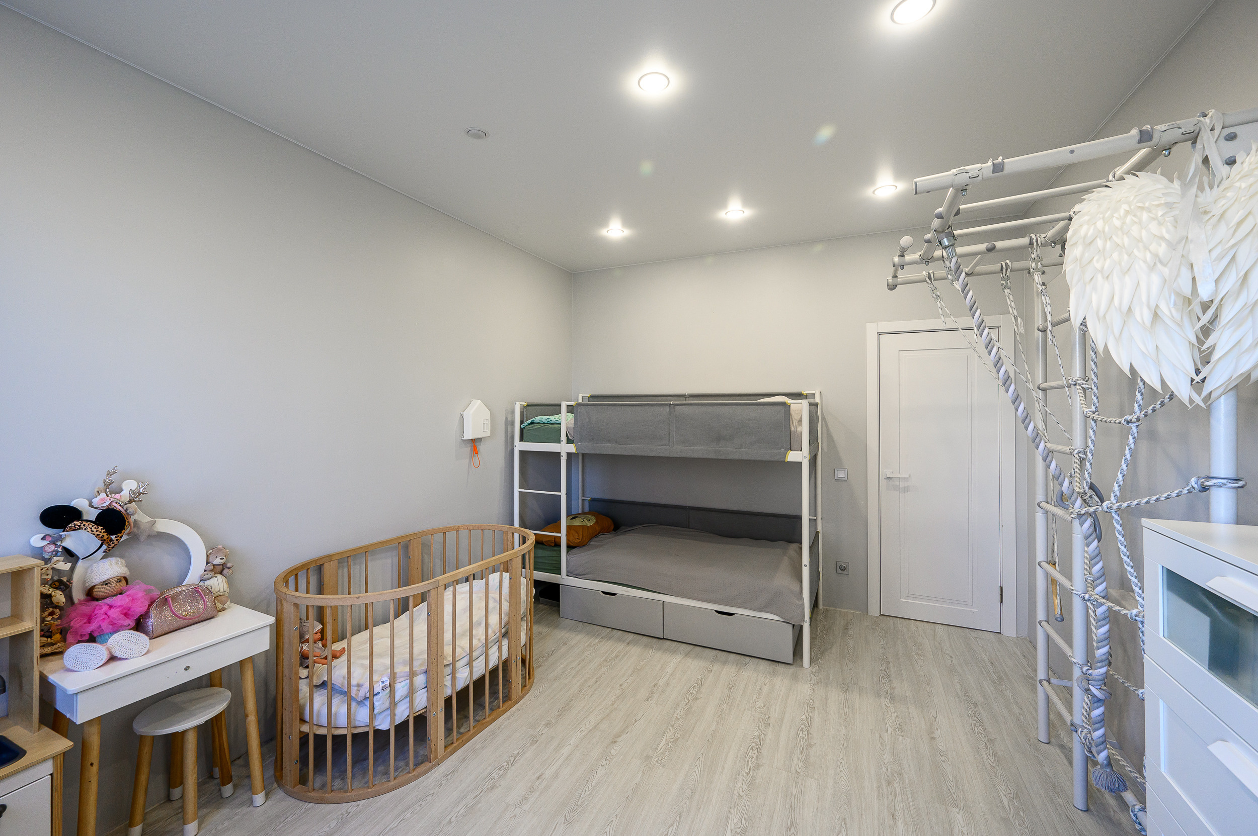 Простая квартира на продажу. Интерьерный фотограф. Фото- видеосъемка недвижимости Санкт-Петербург