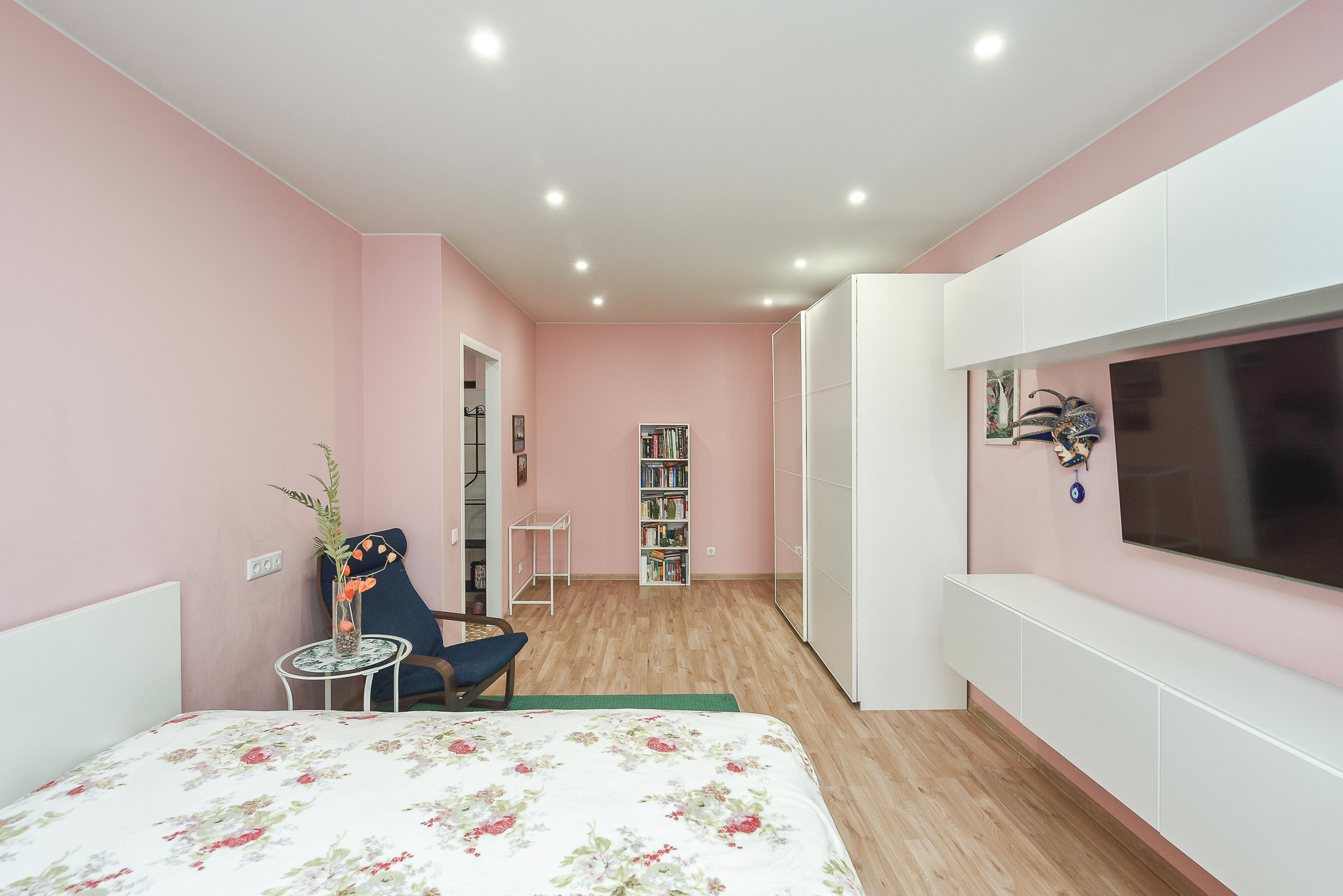 Квартира на продажу. Интерьерный фотограф. Фото- видеосъемка недвижимости Санкт-Петербург