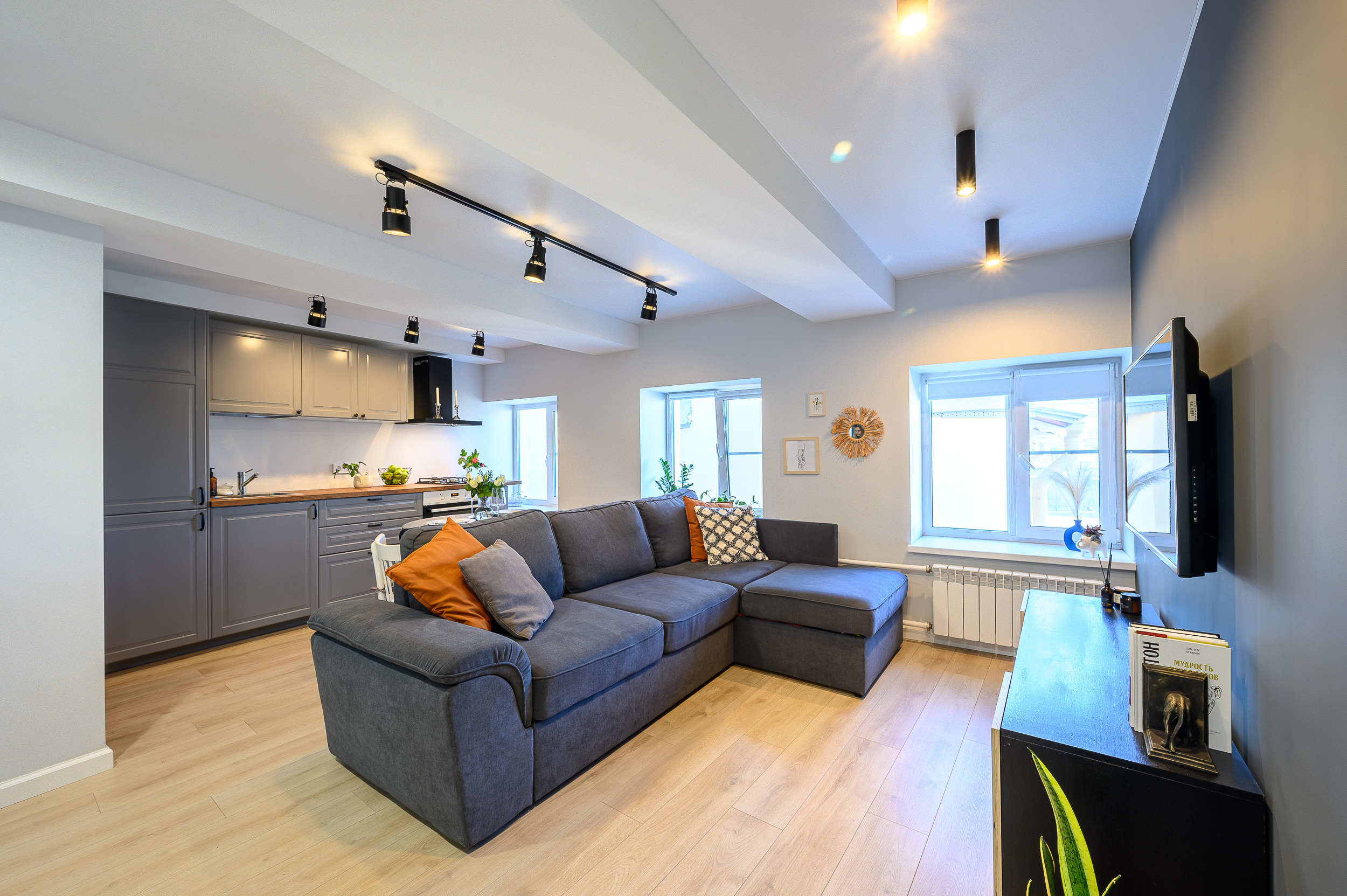 Квартира на продажу. Интерьерный фотограф. Фото- видеосъемка недвижимости Санкт-Петербург