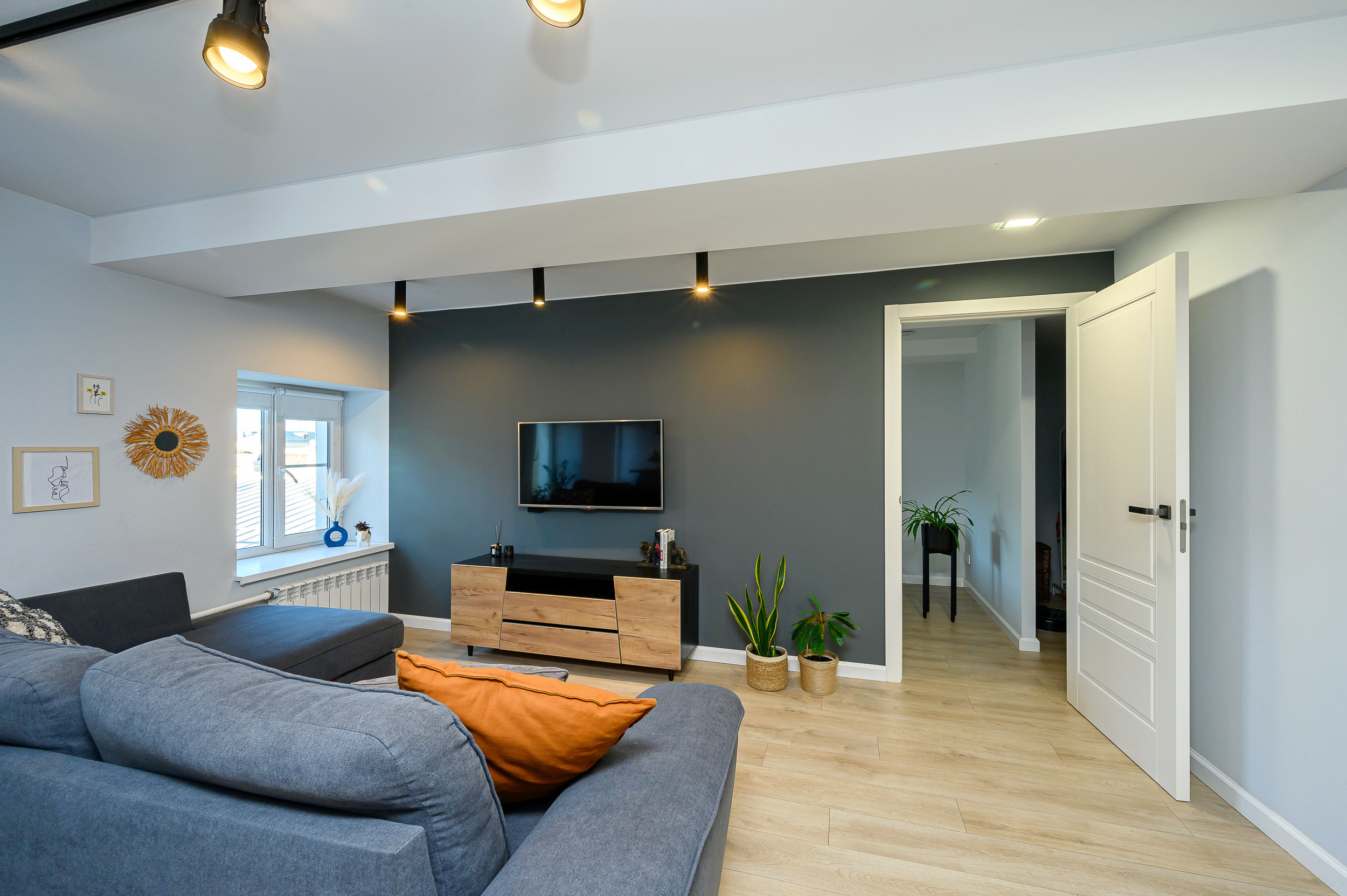 Квартира на продажу. Интерьерный фотограф. Фото- видеосъемка недвижимости Санкт-Петербург