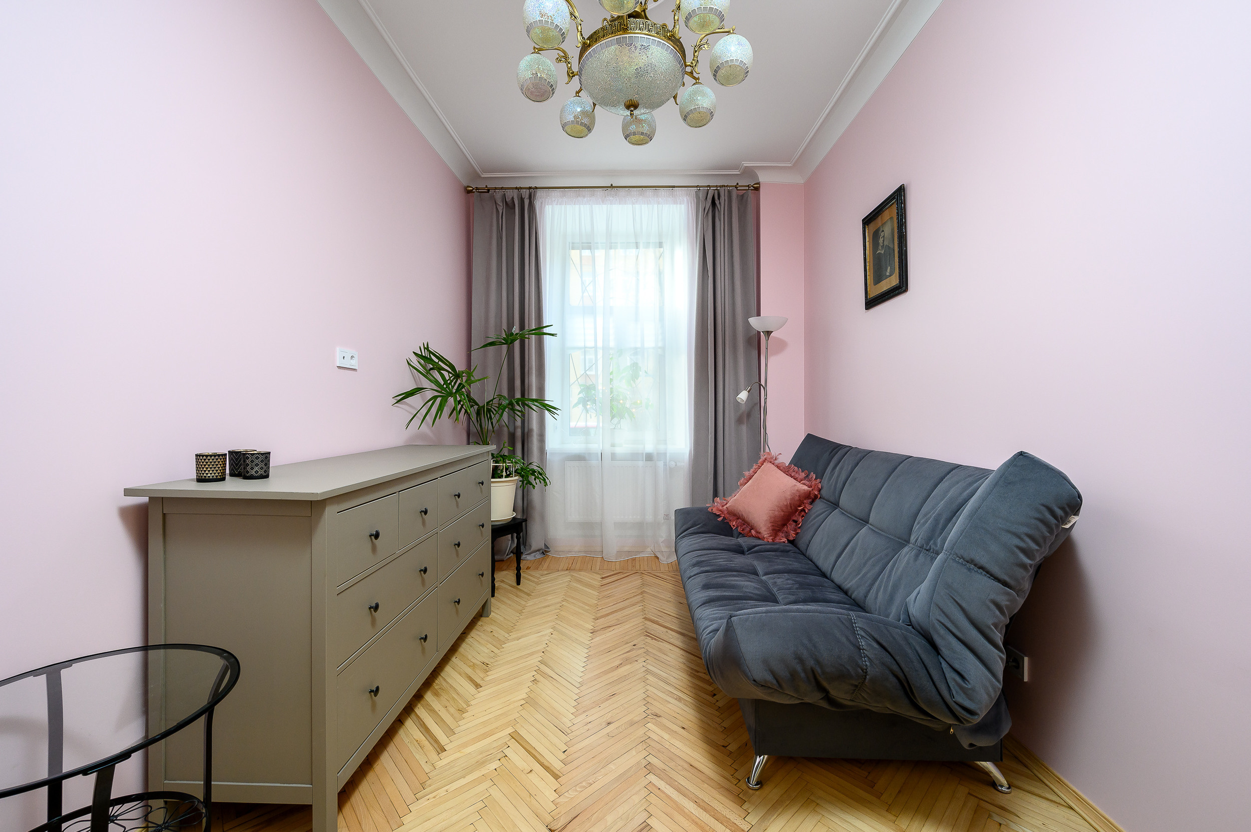 Квартира под суточную аренду. Интерьерный фотограф. Фото- видеосъемка недвижимости Санкт-Петербург