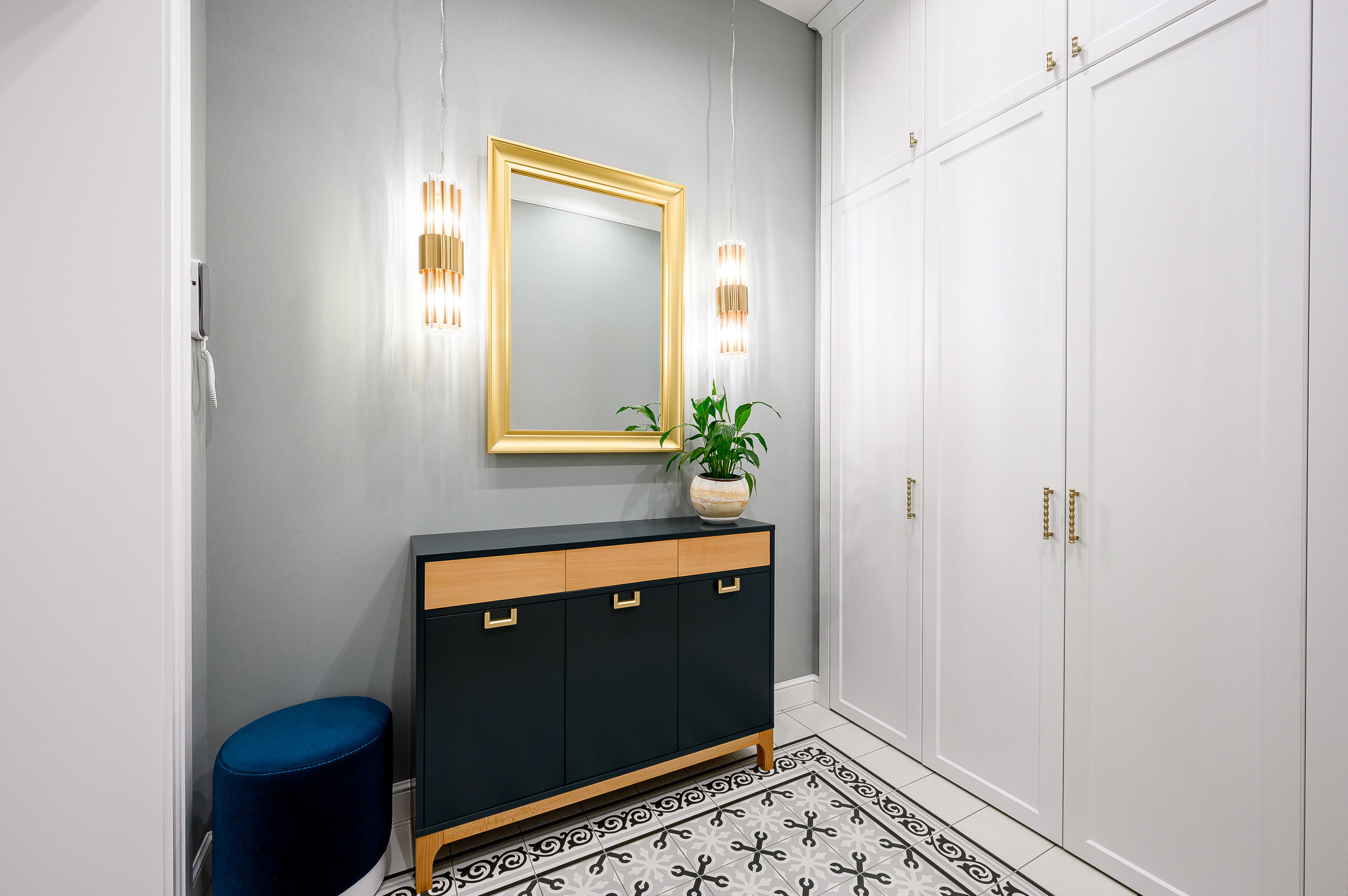 Квартира на продажу на Васильевском острове. Интерьерный фотограф. Фото- видеосъемка недвижимости Санкт-Петербург