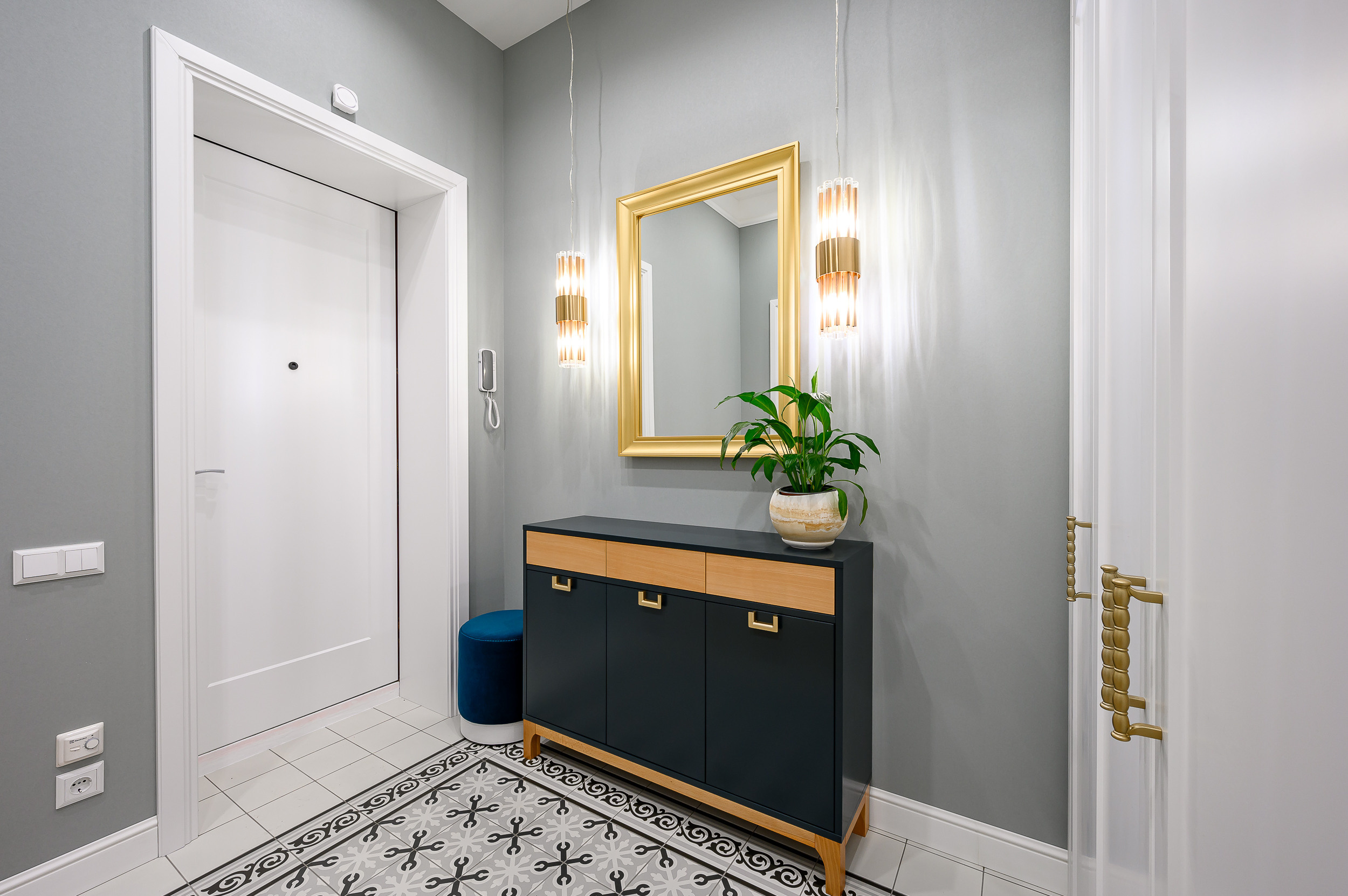 Квартира на продажу на Васильевском острове. Интерьерный фотограф. Фото- видеосъемка недвижимости Санкт-Петербург