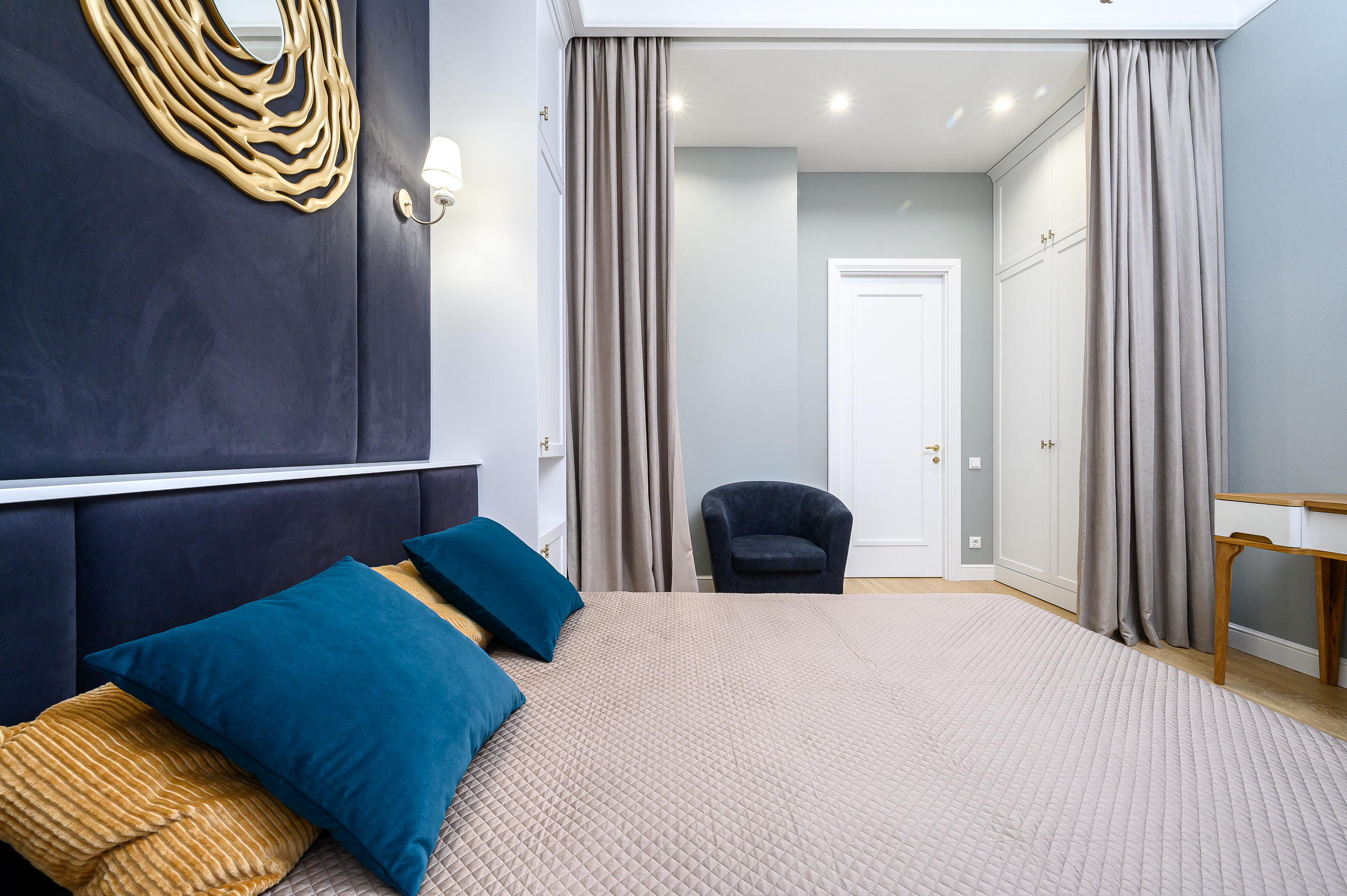 Квартира на продажу на Васильевском острове. Интерьерный фотограф. Фото- видеосъемка недвижимости Санкт-Петербург