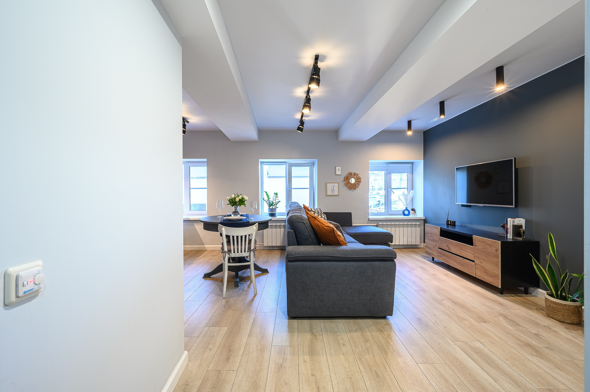 Квартира на продажу. Интерьерный фотограф. Фото- видеосъемка недвижимости Санкт-Петербург