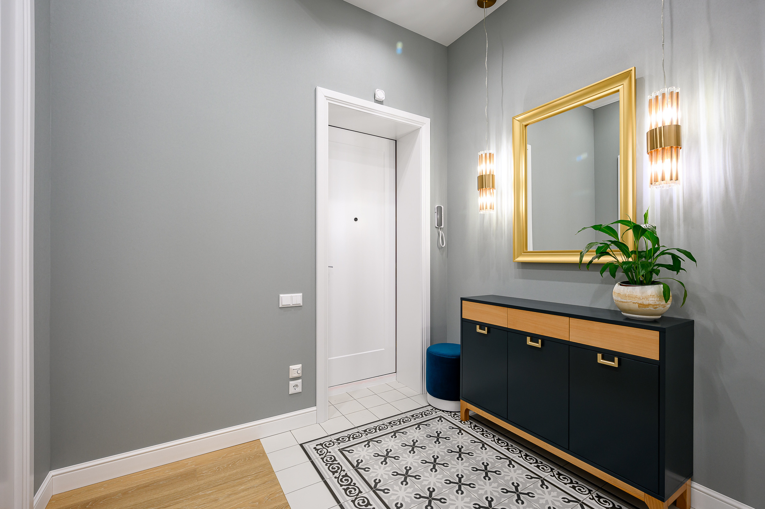 Квартира на продажу на Васильевском острове. Интерьерный фотограф. Фото- видеосъемка недвижимости Санкт-Петербург