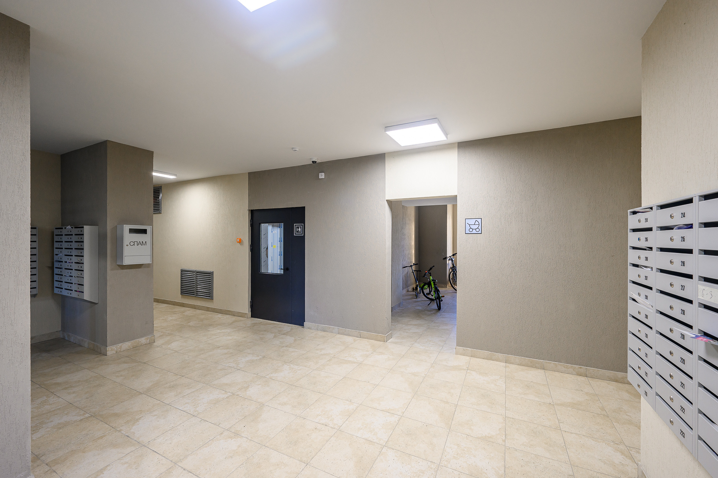 Простая квартира на продажу. Интерьерный фотограф. Фото- видеосъемка недвижимости Санкт-Петербург