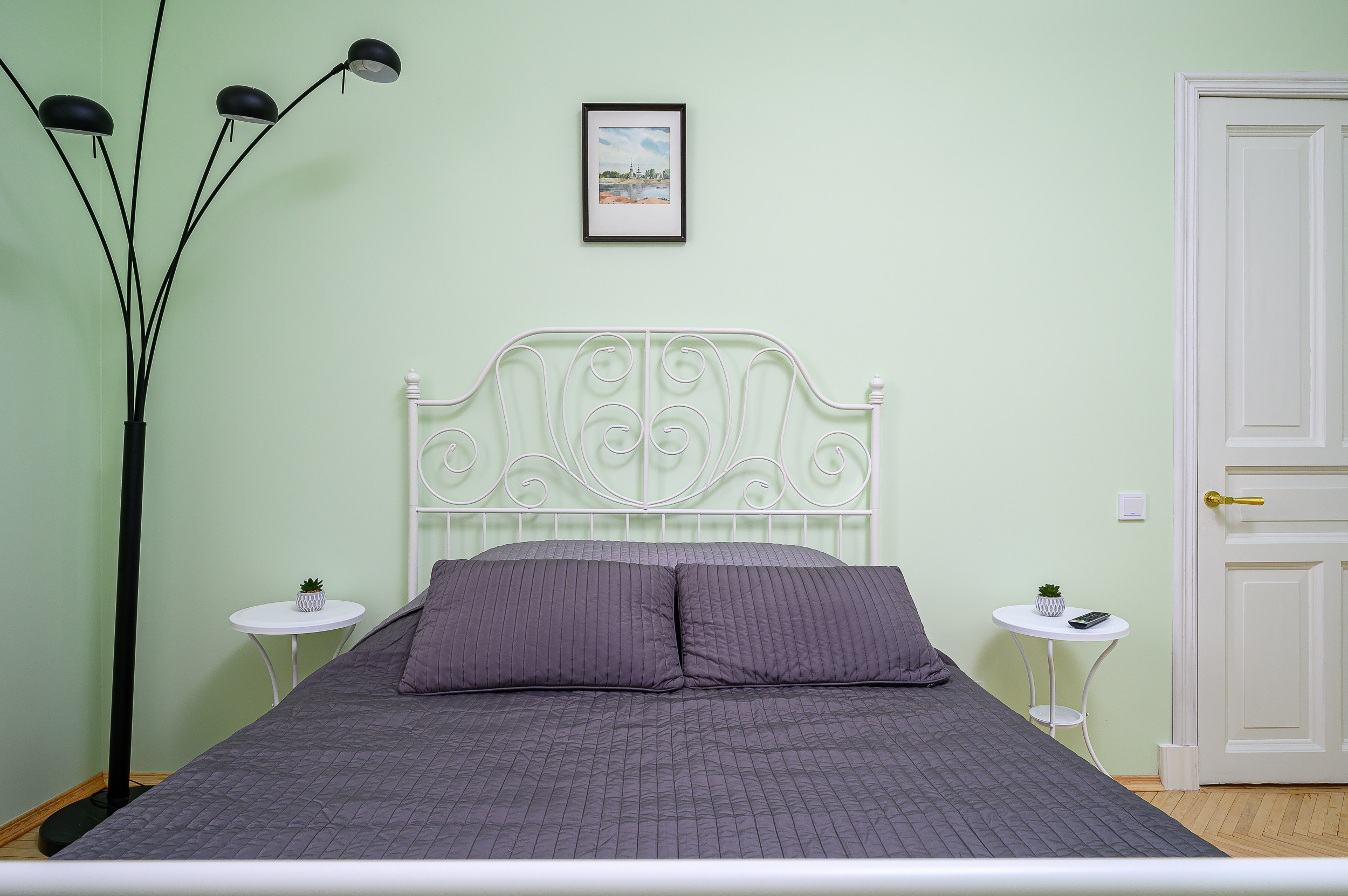 Квартира под суточную аренду. Интерьерный фотограф. Фото- видеосъемка недвижимости Санкт-Петербург