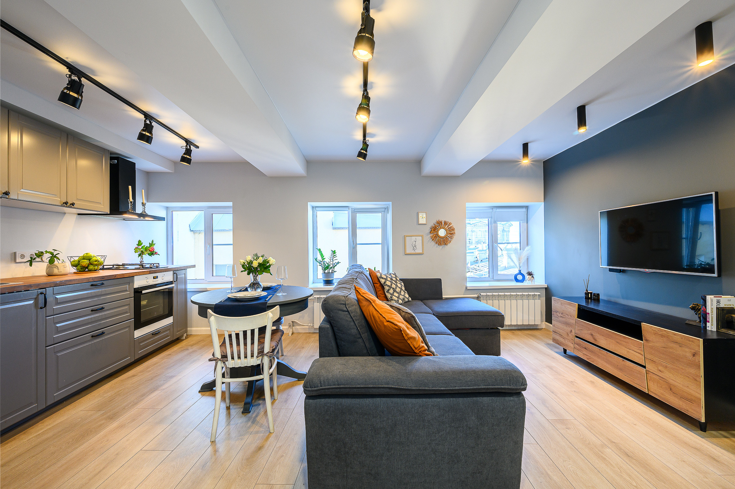 Квартира на продажу. Интерьерный фотограф. Фото- видеосъемка недвижимости Санкт-Петербург