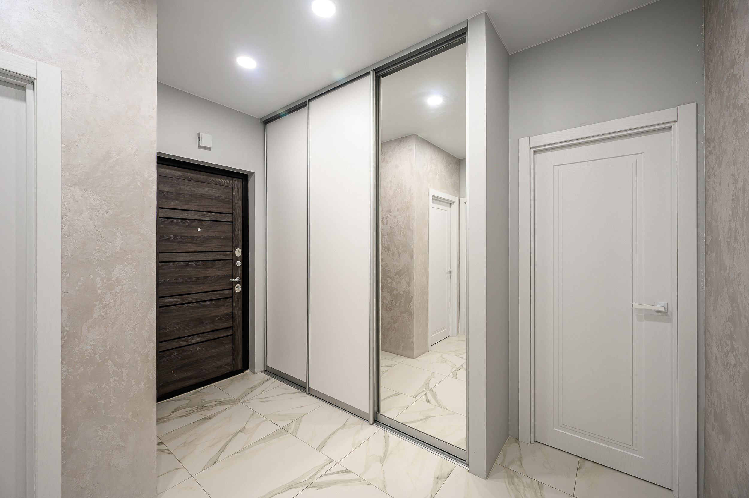 Простая квартира на продажу. Интерьерный фотограф. Фото- видеосъемка недвижимости Санкт-Петербург