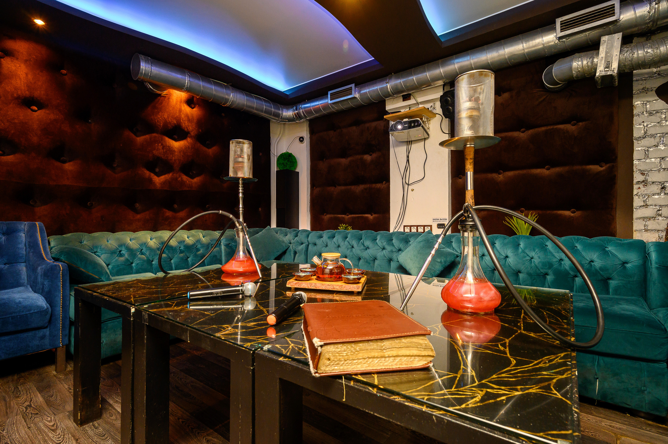 Лаунж-бар Bonnie and Clyde. Интерьерный фотограф. Фото- видеосъемка недвижимости Санкт-Петербург