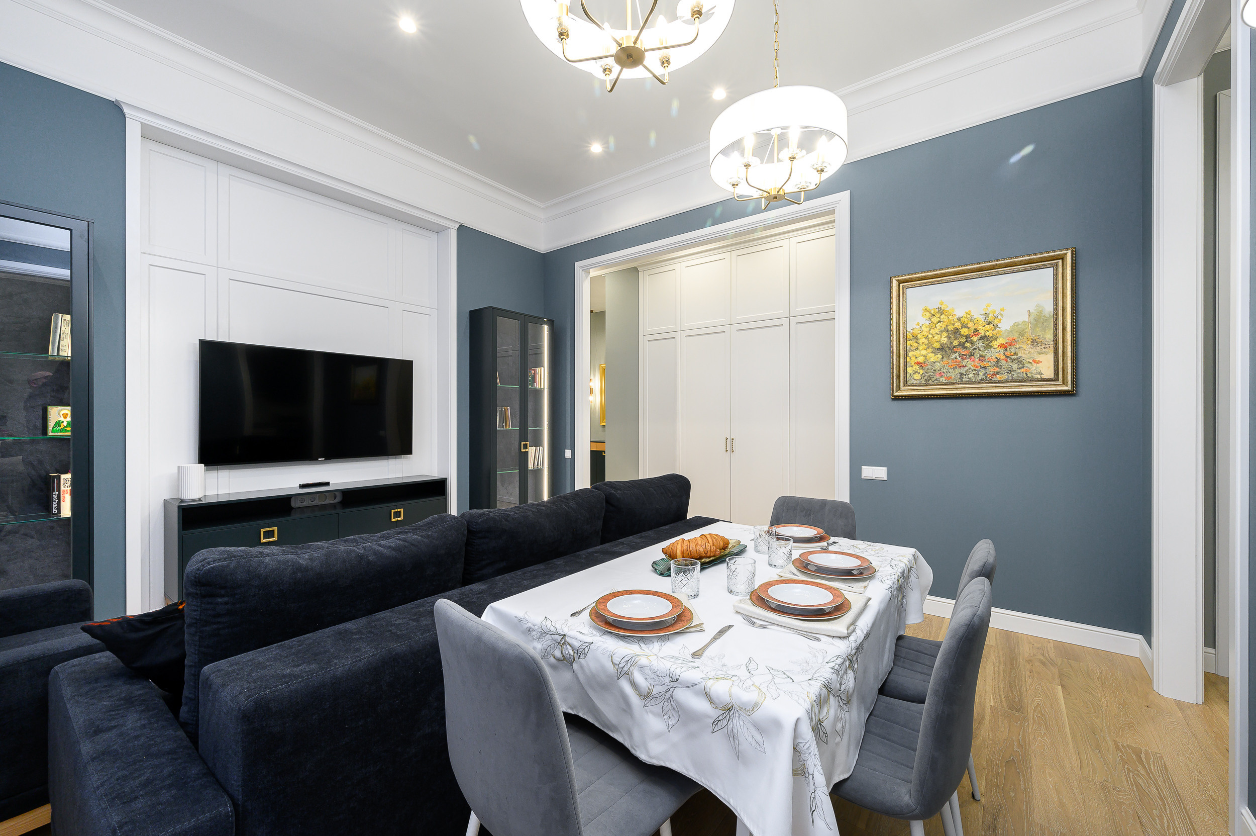 Квартира на продажу на Васильевском острове. Интерьерный фотограф. Фото- видеосъемка недвижимости Санкт-Петербург