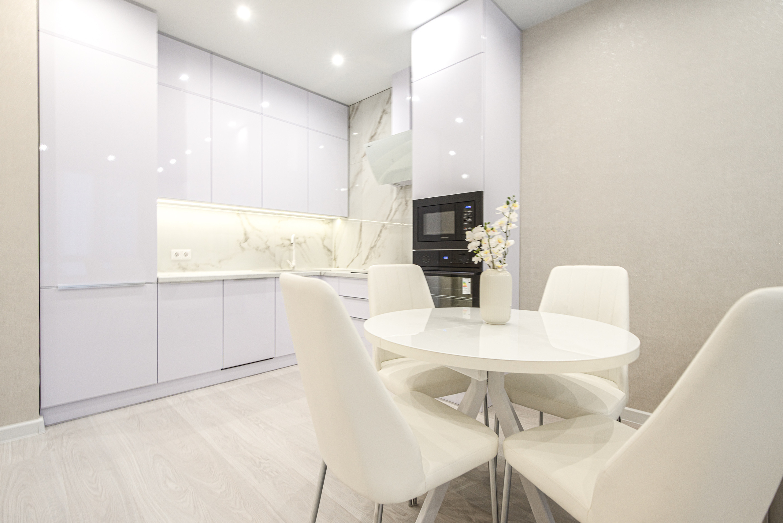 Квартира на продажу. Интерьерный фотограф. Фото- видеосъемка недвижимости Санкт-Петербург