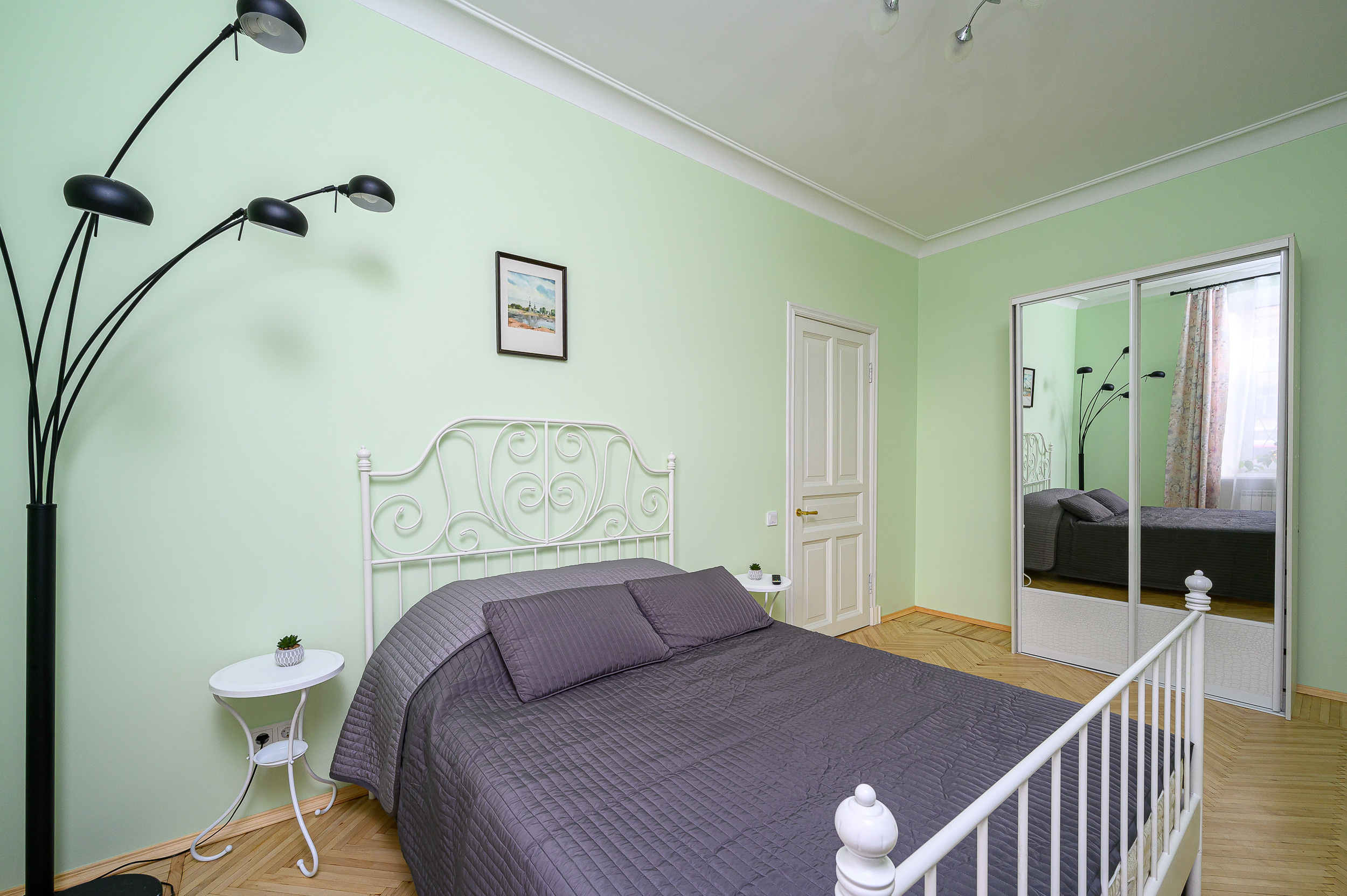 Квартира под суточную аренду. Интерьерный фотограф. Фото- видеосъемка недвижимости Санкт-Петербург