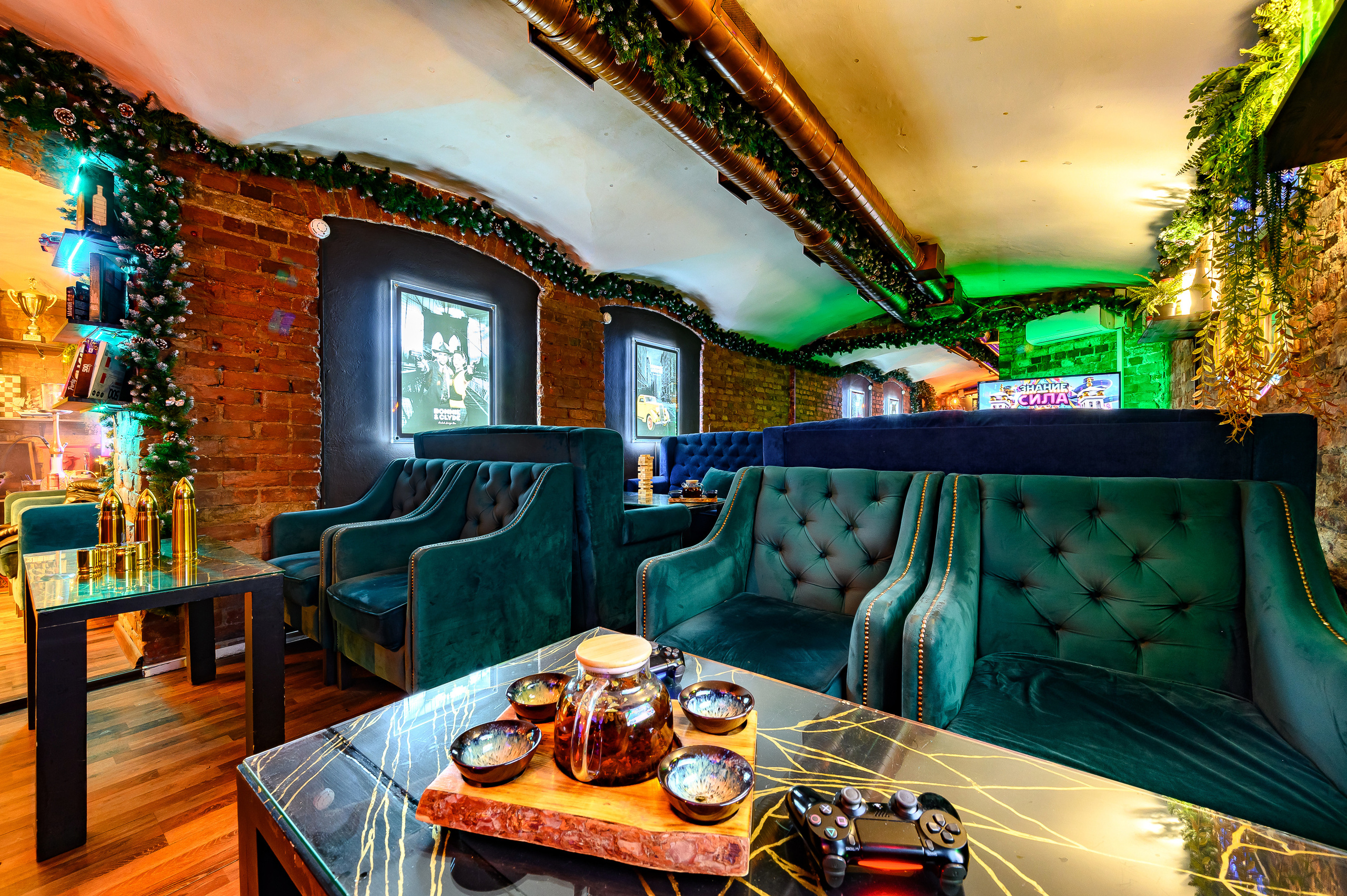 Лаунж-бар Bonnie and Clyde. Интерьерный фотограф. Фото- видеосъемка недвижимости Санкт-Петербург