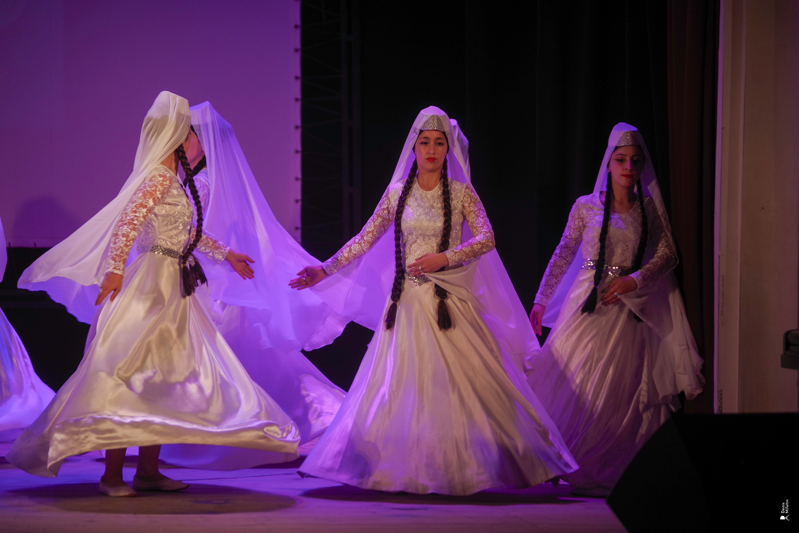 Танцы в прекрасном Они. Портретный фотограф Денис Милютин