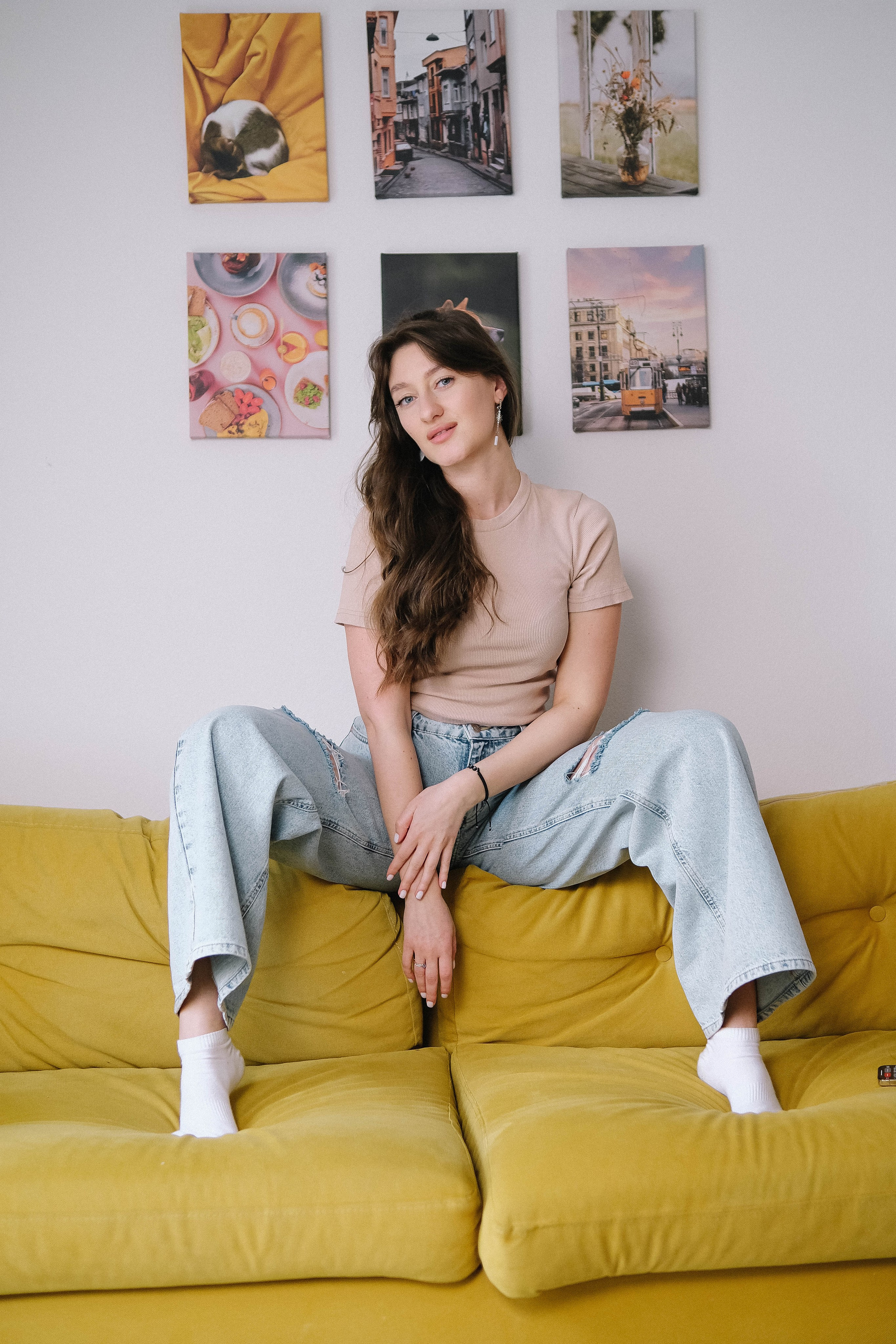 Подружки с малышом. Главная