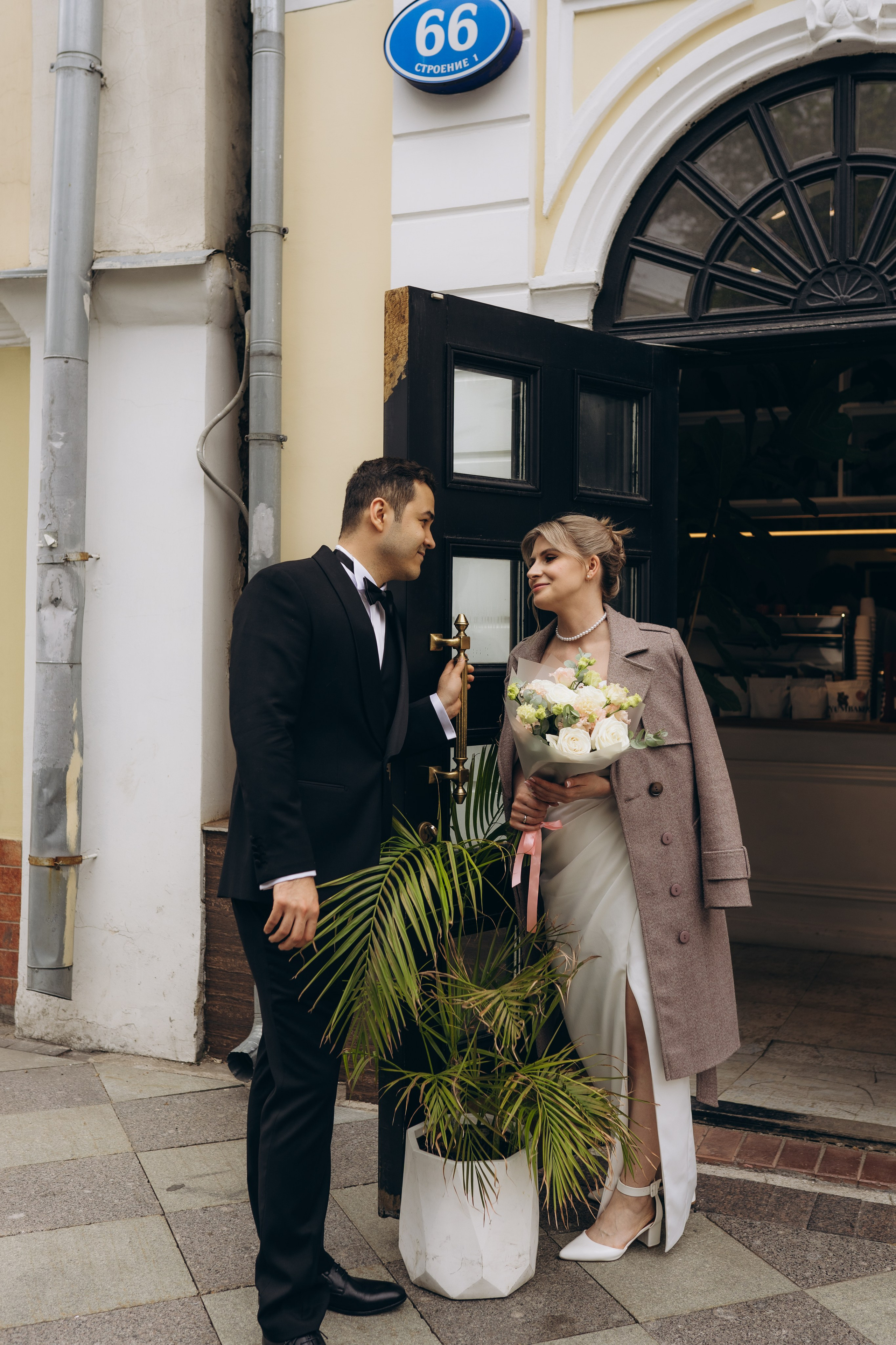 Свадебная фотопрогулка в Москве по центру. Свадебный фотограф в Москве Анна Полушина