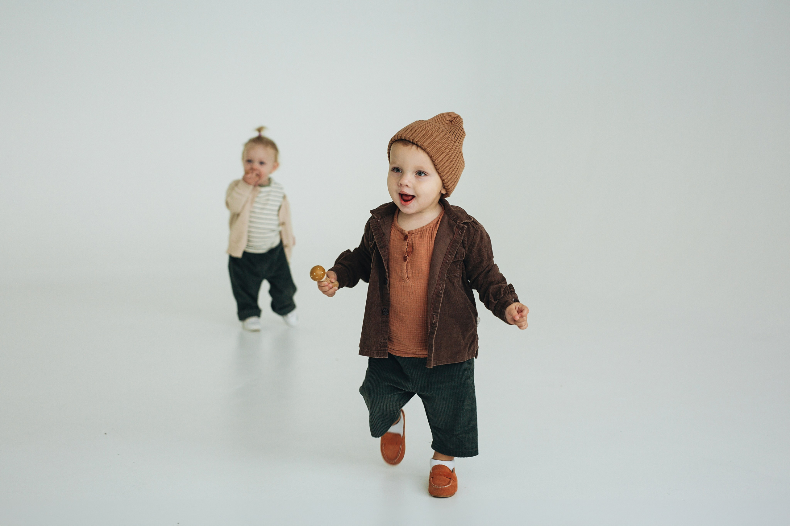 Съемка для детского бренда одежды в студии. Семейный фотограф в Москве Марина Петра