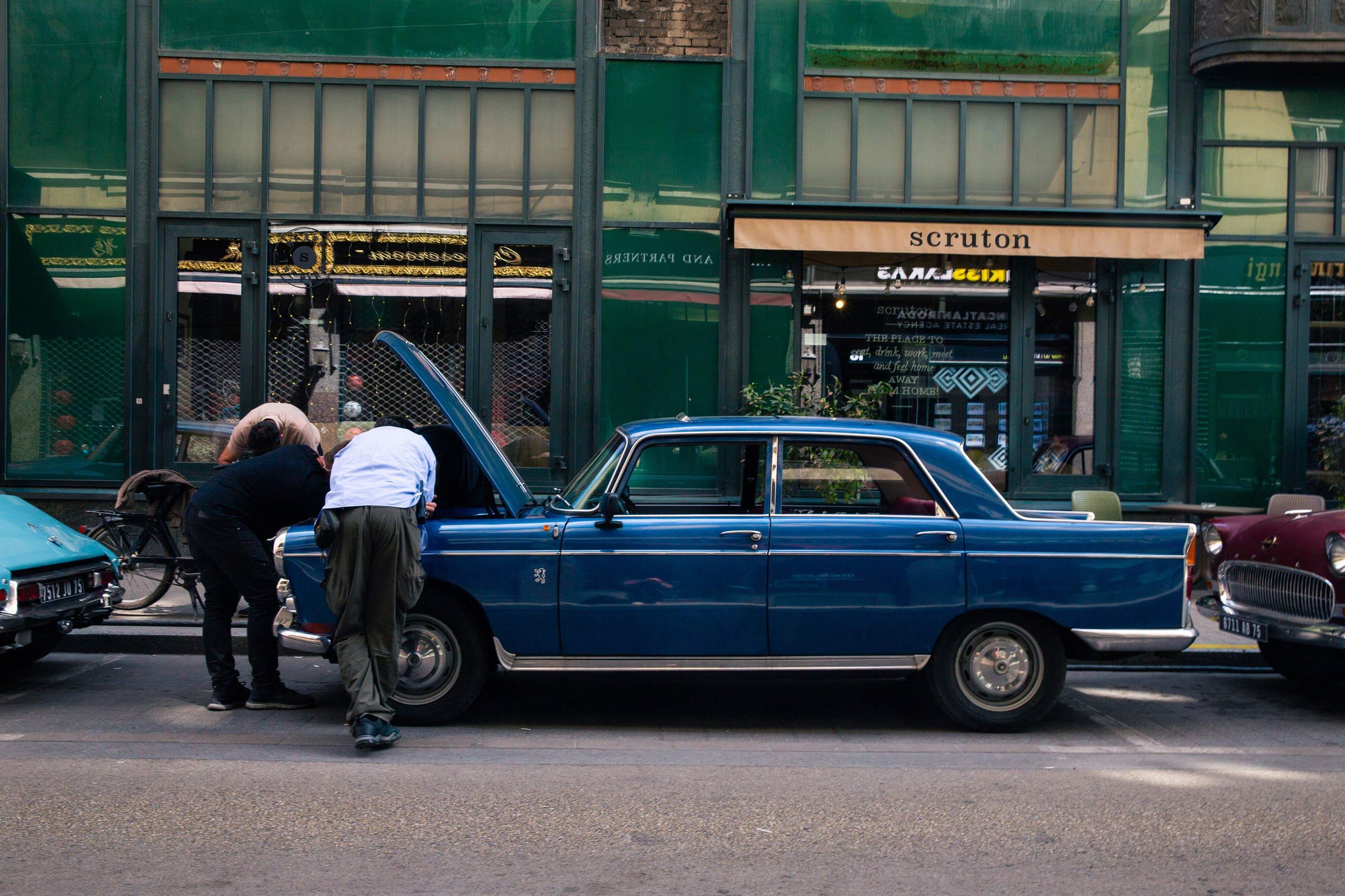 STREET PHOTOGRAPHY. Photographer in Budapest  — Yura Knyazev