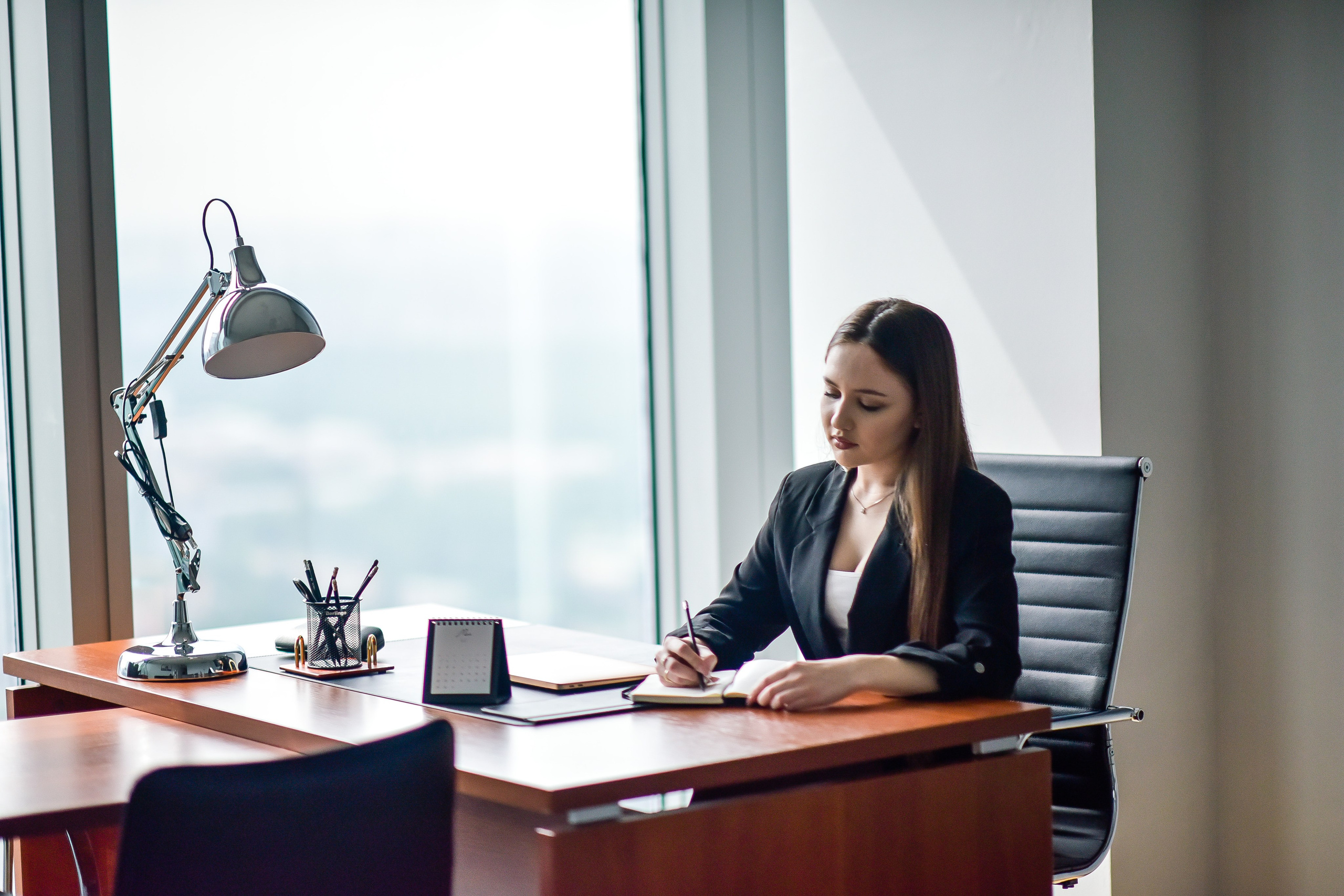 ДЕЛОВАЯ В СИТИ ОФИС. Фотограф для бизнесконтента, репортажей и семейного альбома в Москве