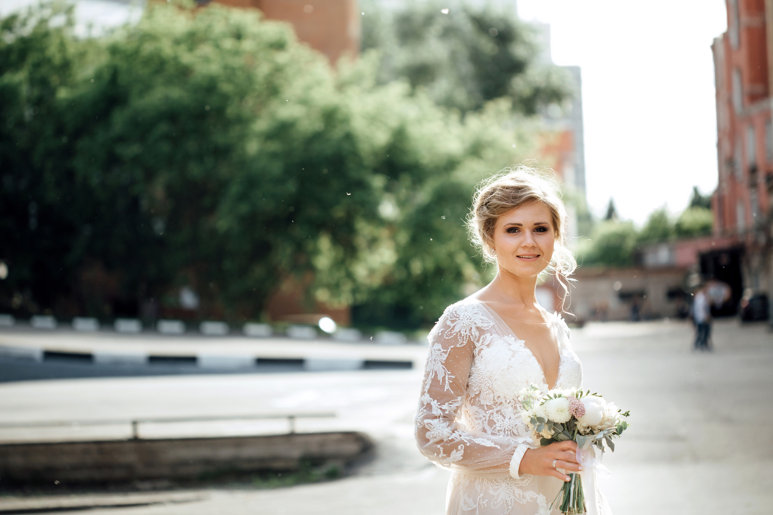Свадебная фотосессия на территории Трехгорной мануфактуры. город Москв. Свадебный и семейный фотограф Ксения Ржевская (Митрохина)