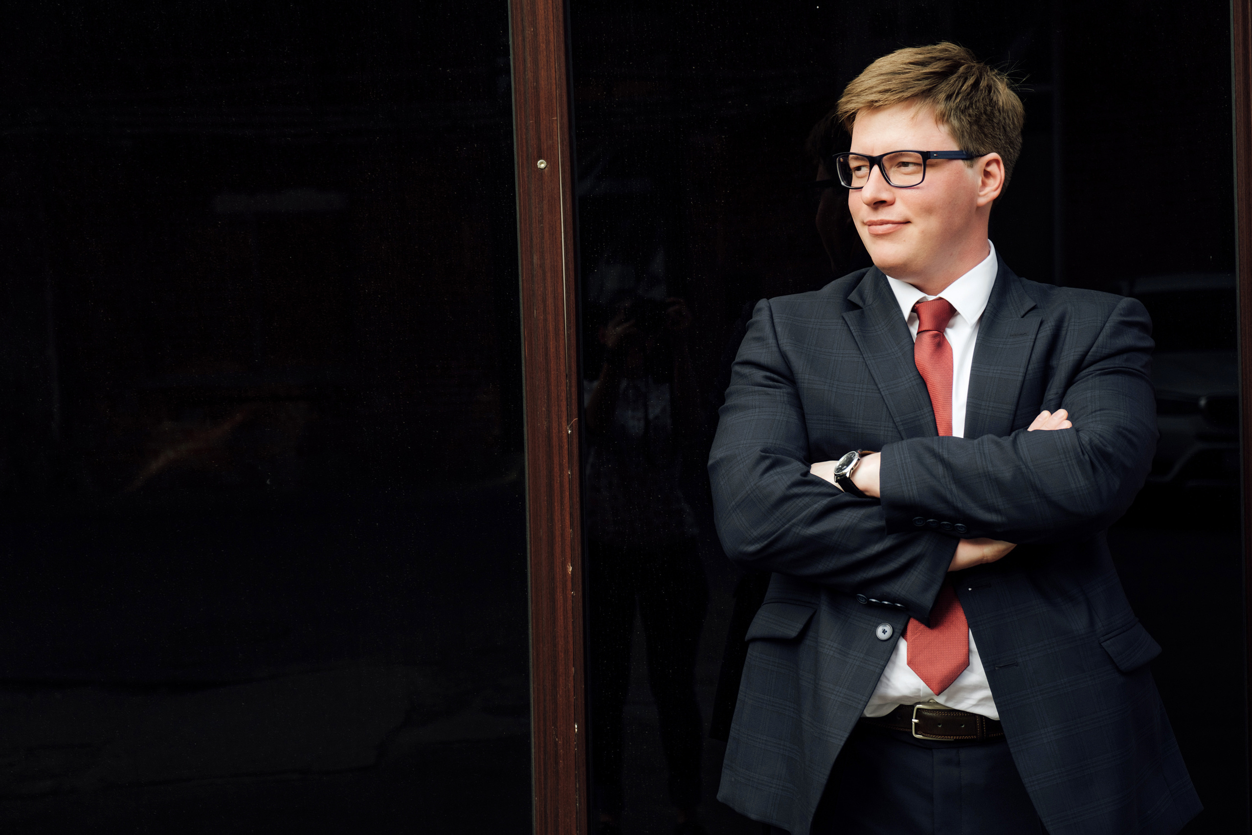 Свадебная фотосессия на территории Трехгорной мануфактуры. город Москв. Свадебный и семейный фотограф Ксения Ржевская (Митрохина)