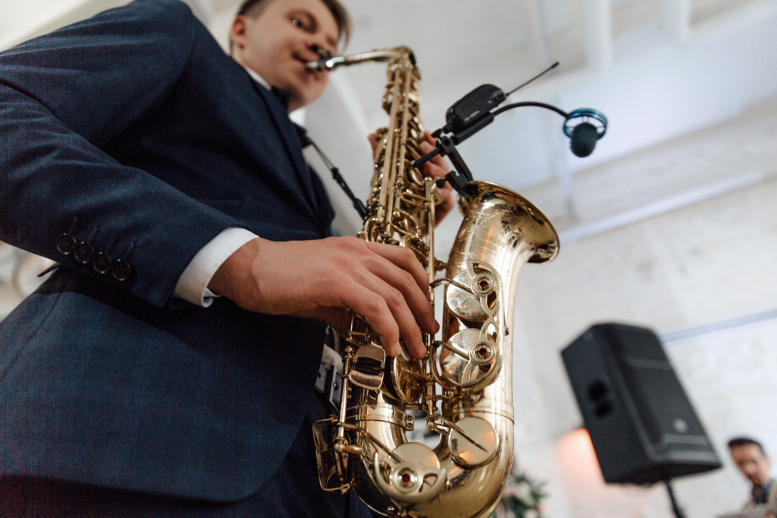 Свадебная фотосессия на территории Трехгорной мануфактуры. город Москв. Свадебный и семейный фотограф Ксения Ржевская (Митрохина)