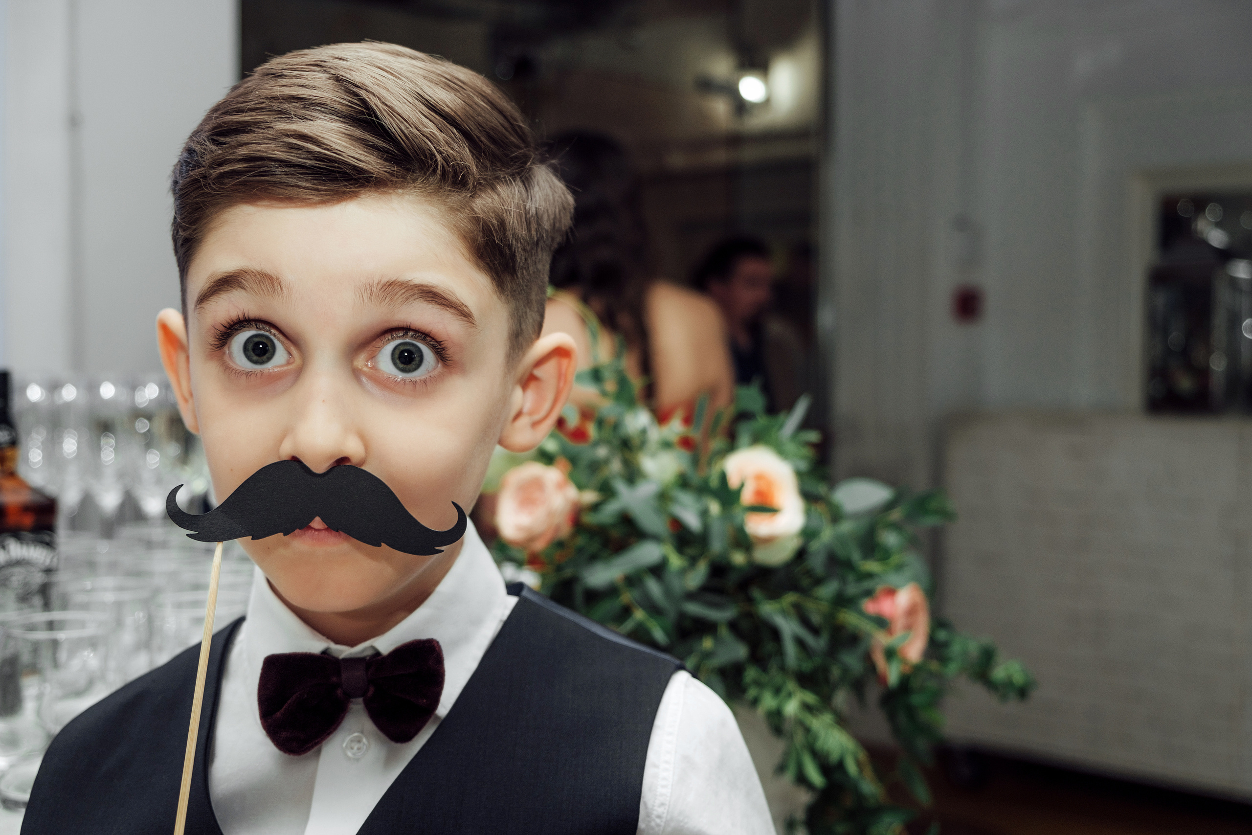 Свадебная фотосессия на территории Трехгорной мануфактуры. город Москв. Свадебный и семейный фотограф Ксения Ржевская (Митрохина)