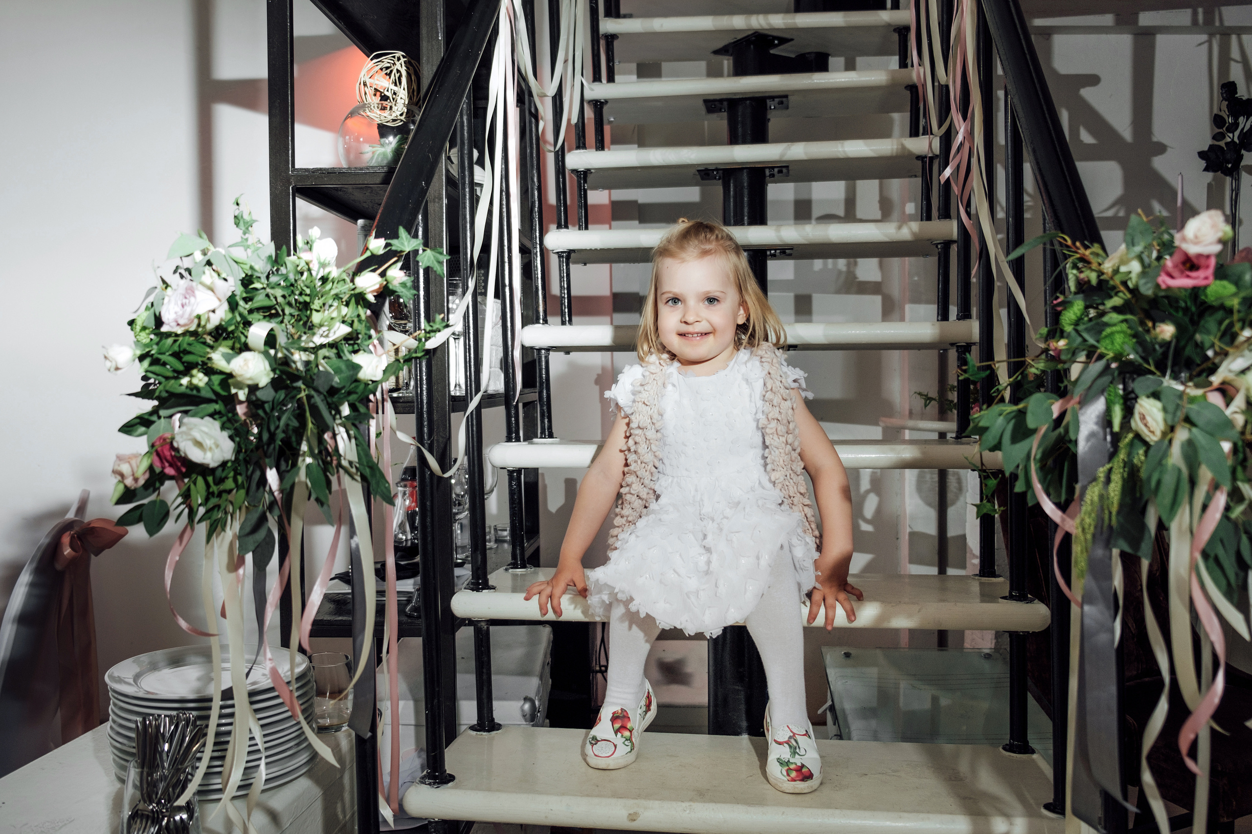 Свадебная фотосессия на территории Трехгорной мануфактуры. город Москв. Свадебный и семейный фотограф Ксения Ржевская (Митрохина)