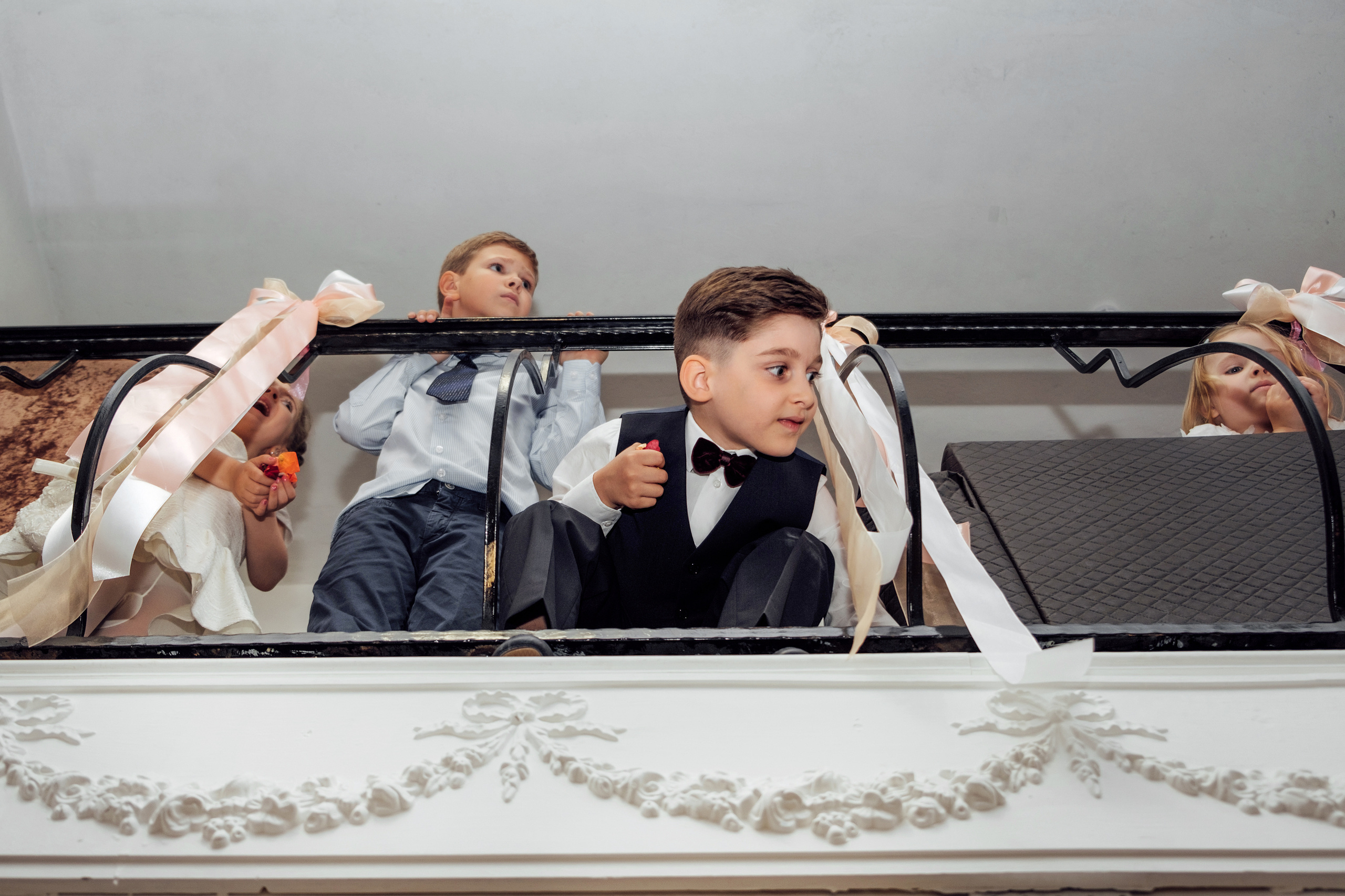 Свадебная фотосессия на территории Трехгорной мануфактуры. город Москв. Свадебный и семейный фотограф Ксения Ржевская (Митрохина)