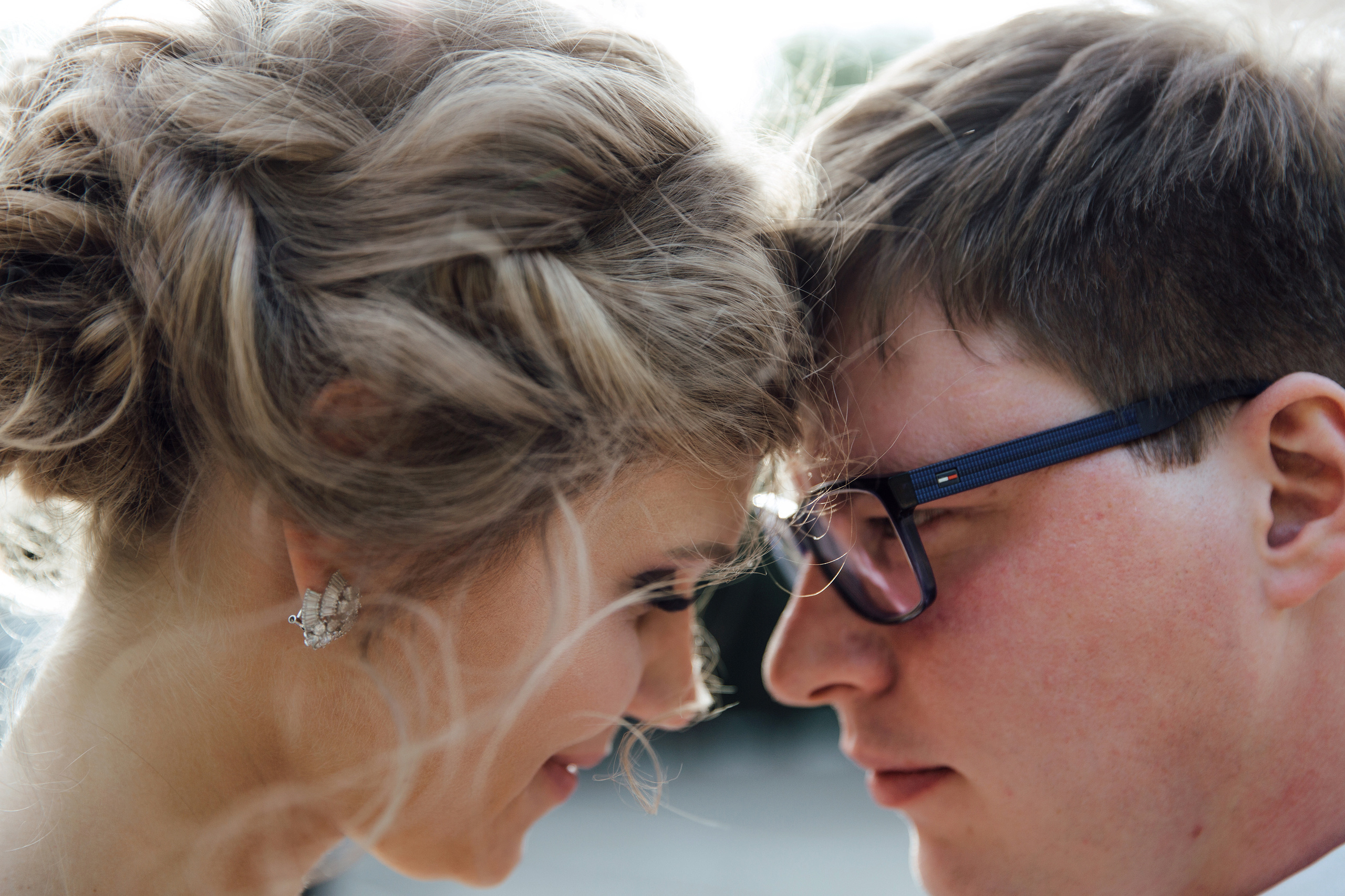 Свадебная фотосессия на территории Трехгорной мануфактуры. город Москв. Свадебный и семейный фотограф Ксения Ржевская (Митрохина)